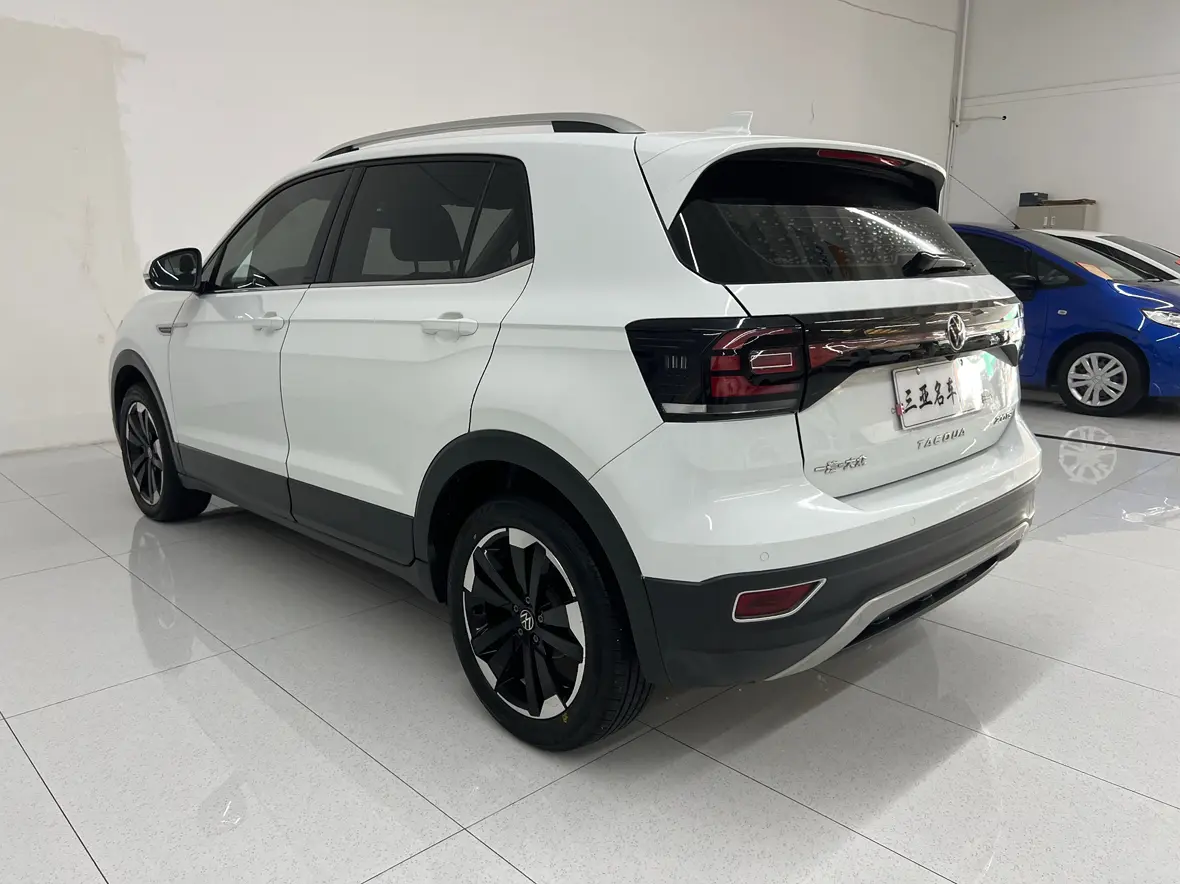 Volkswagen Explore the shadows