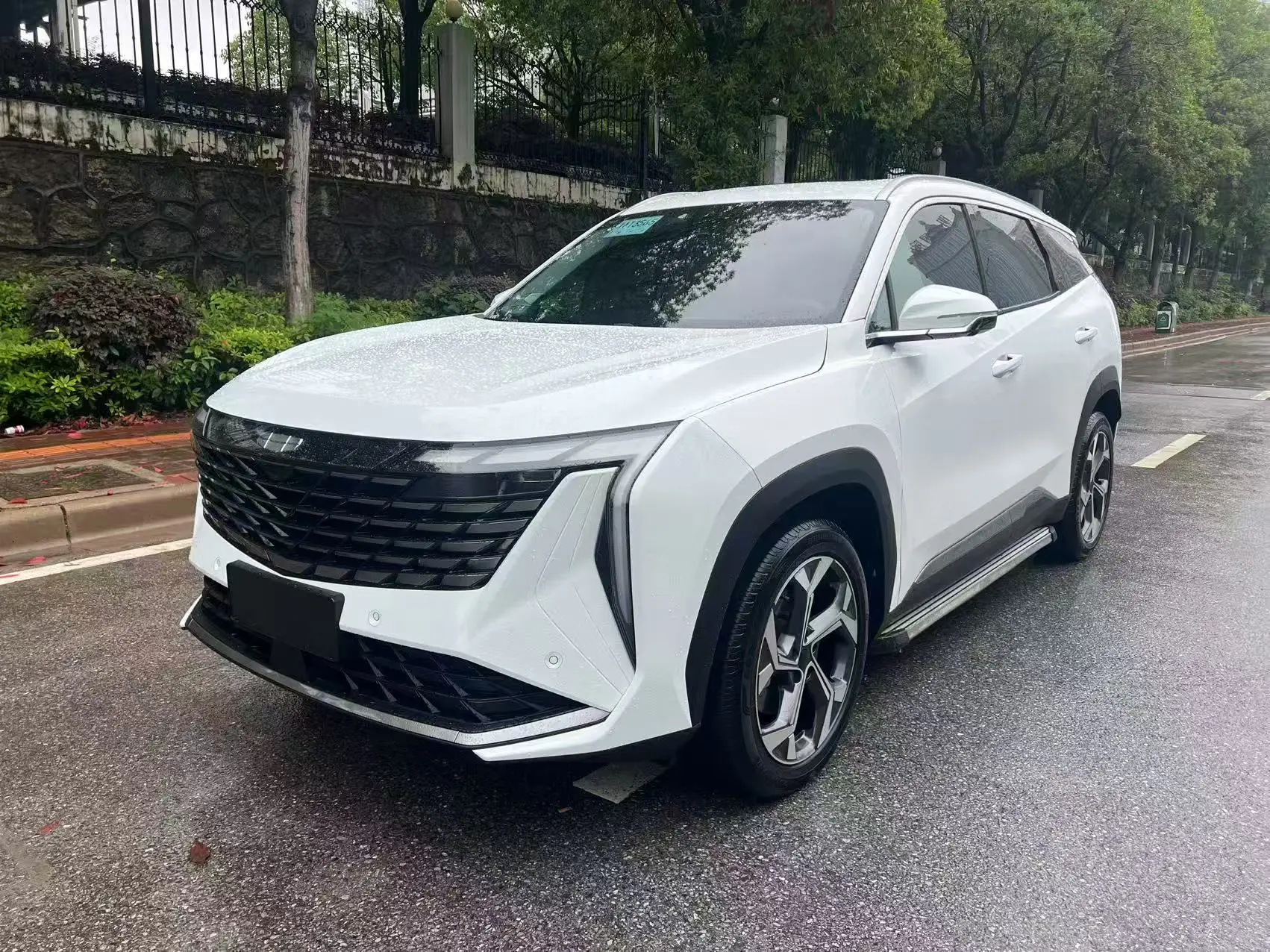 Geely Atlas L