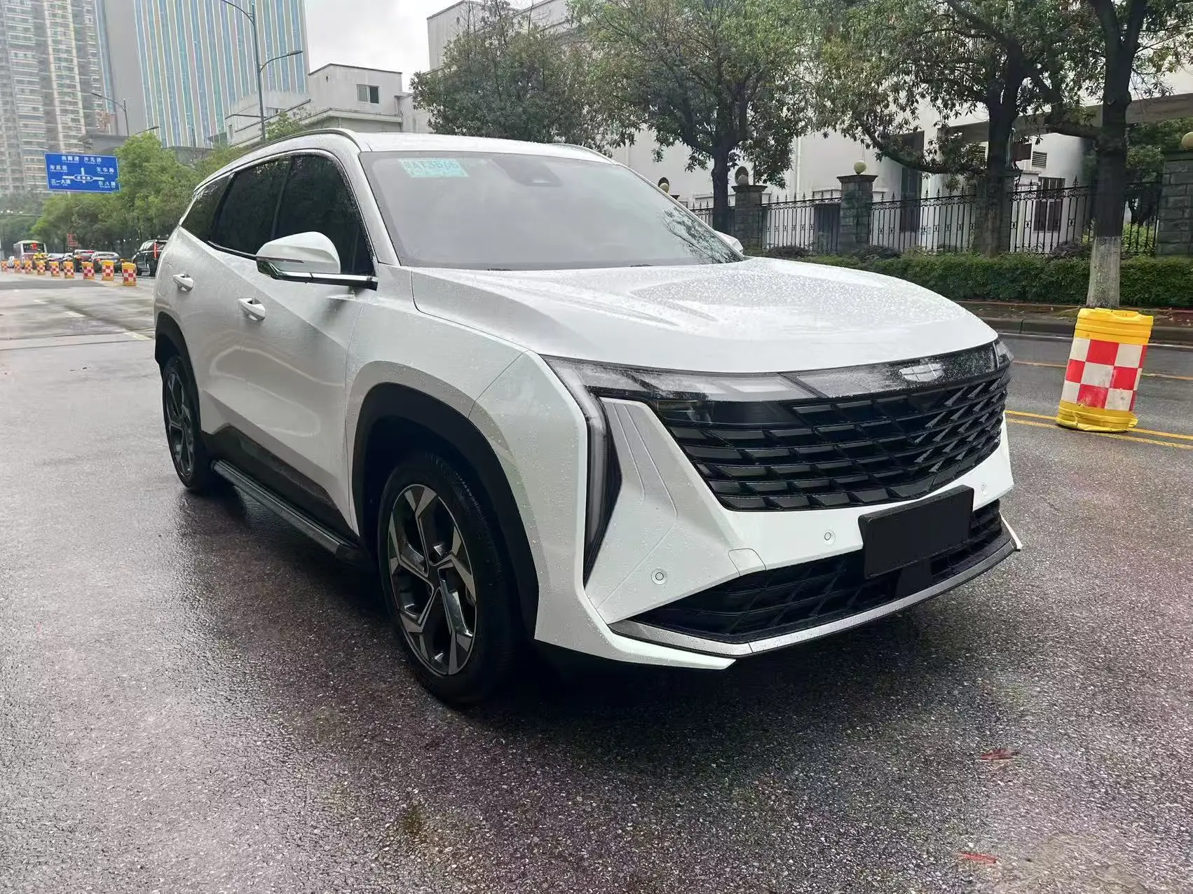 Geely Atlas L