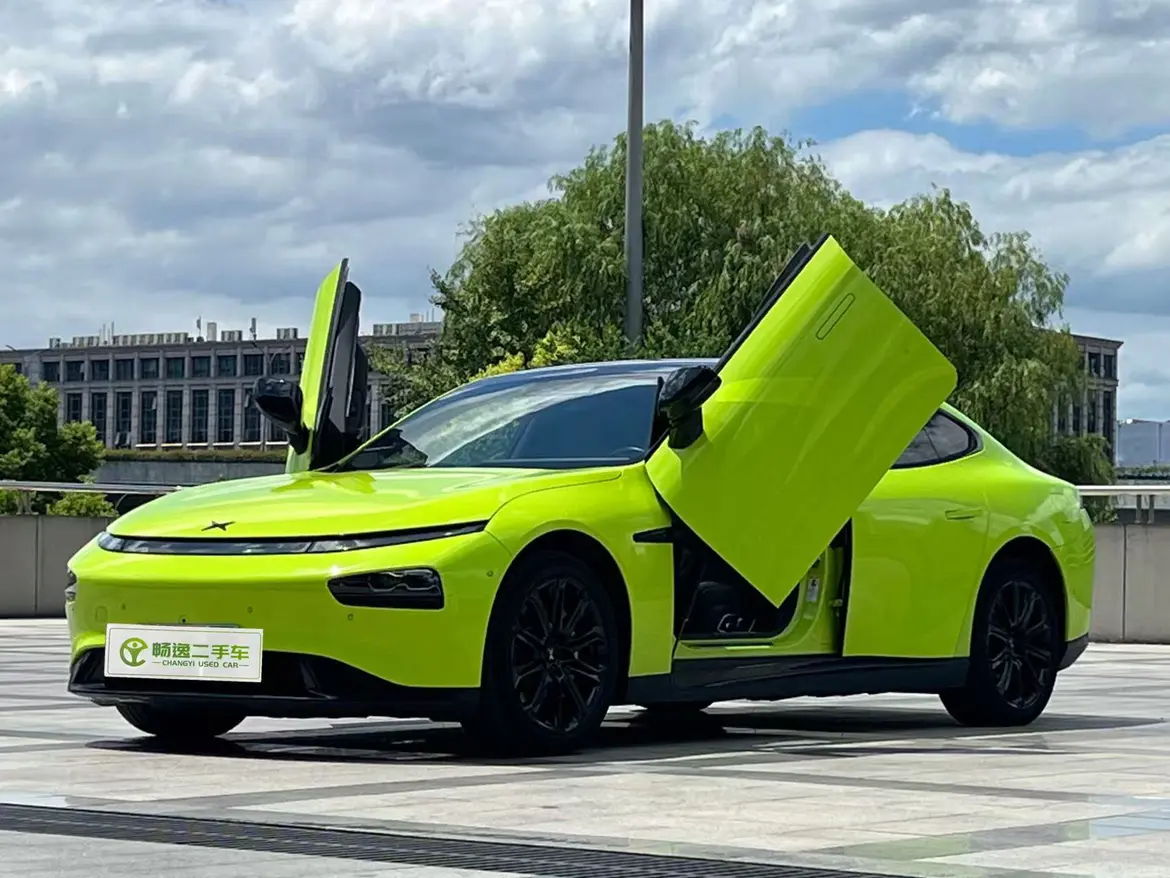 Xpeng P7  из Китая