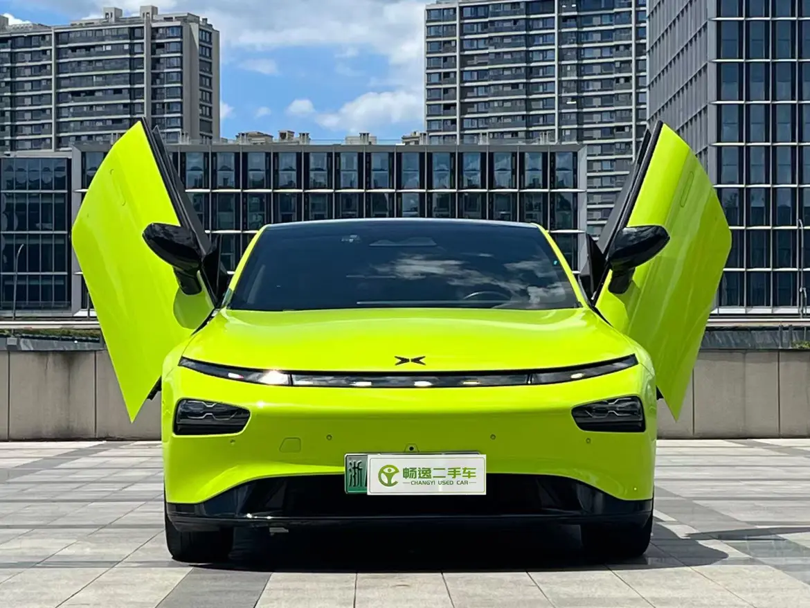 Xpeng P7  из Китая