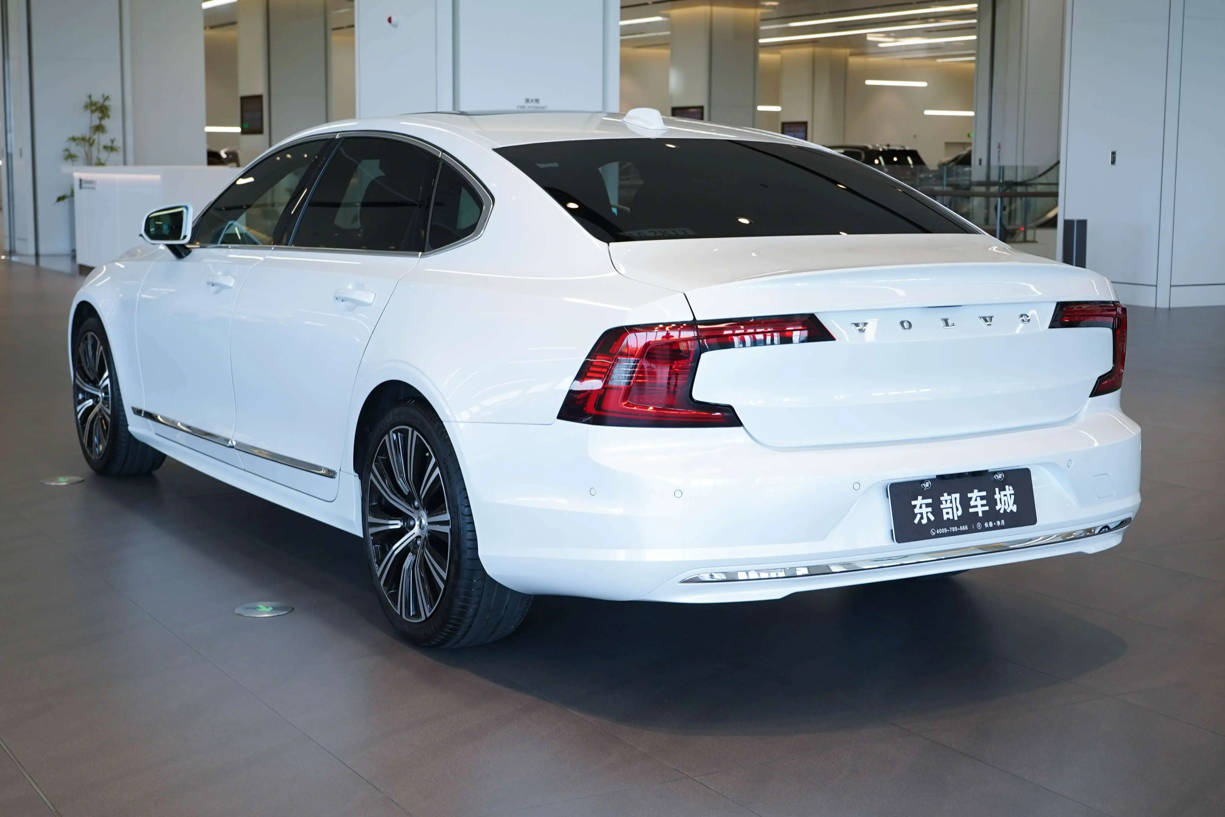 Volvo S90