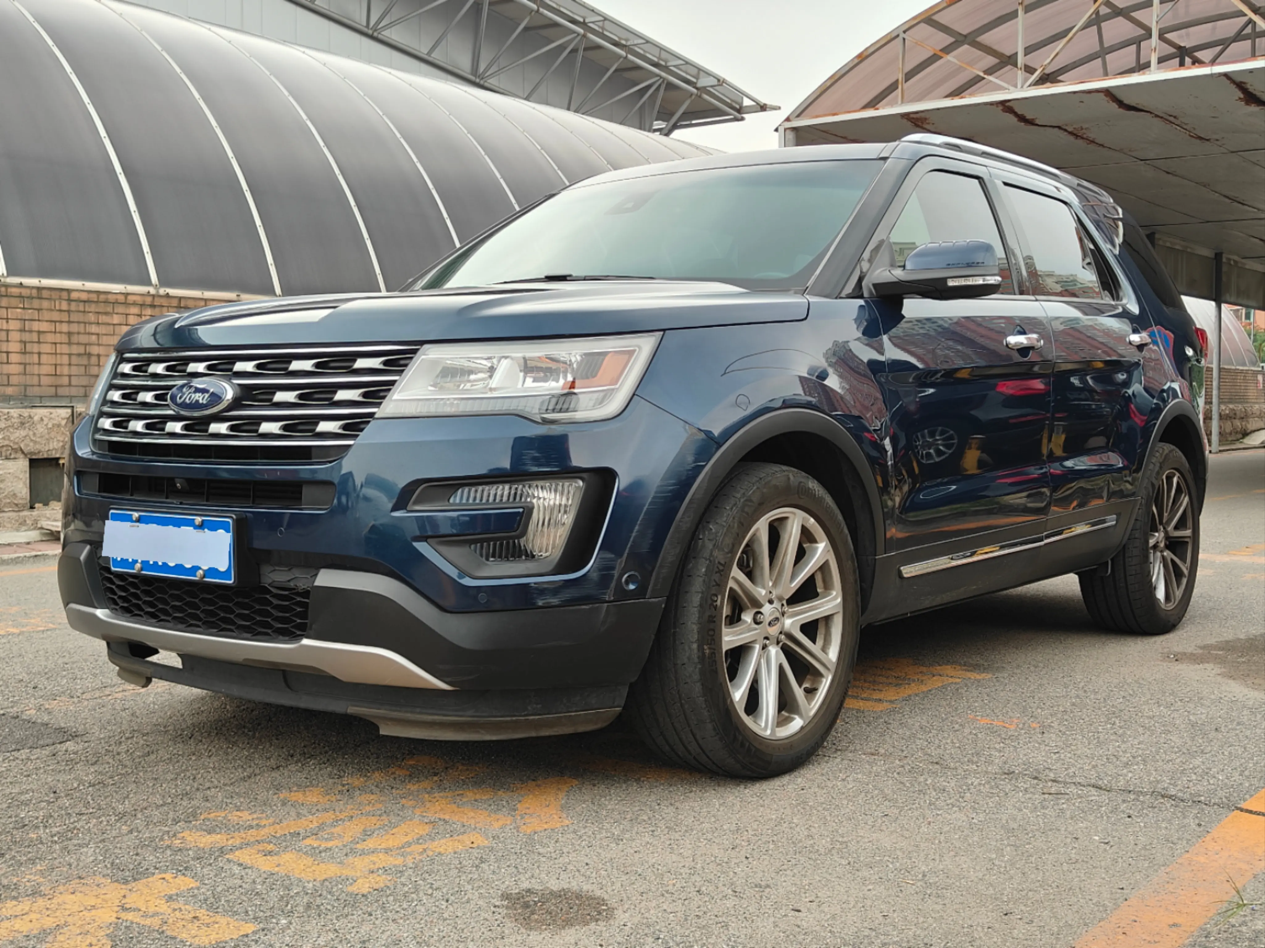 Ford Explorer (imported)