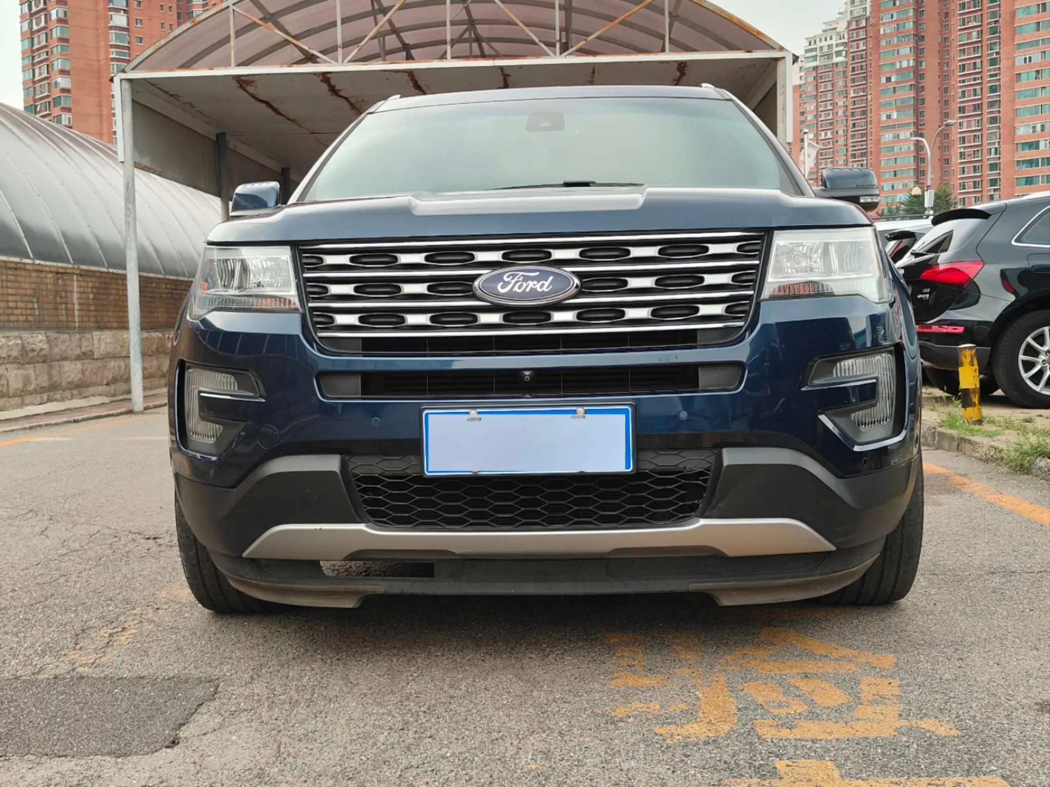 Ford Explorer (imported)