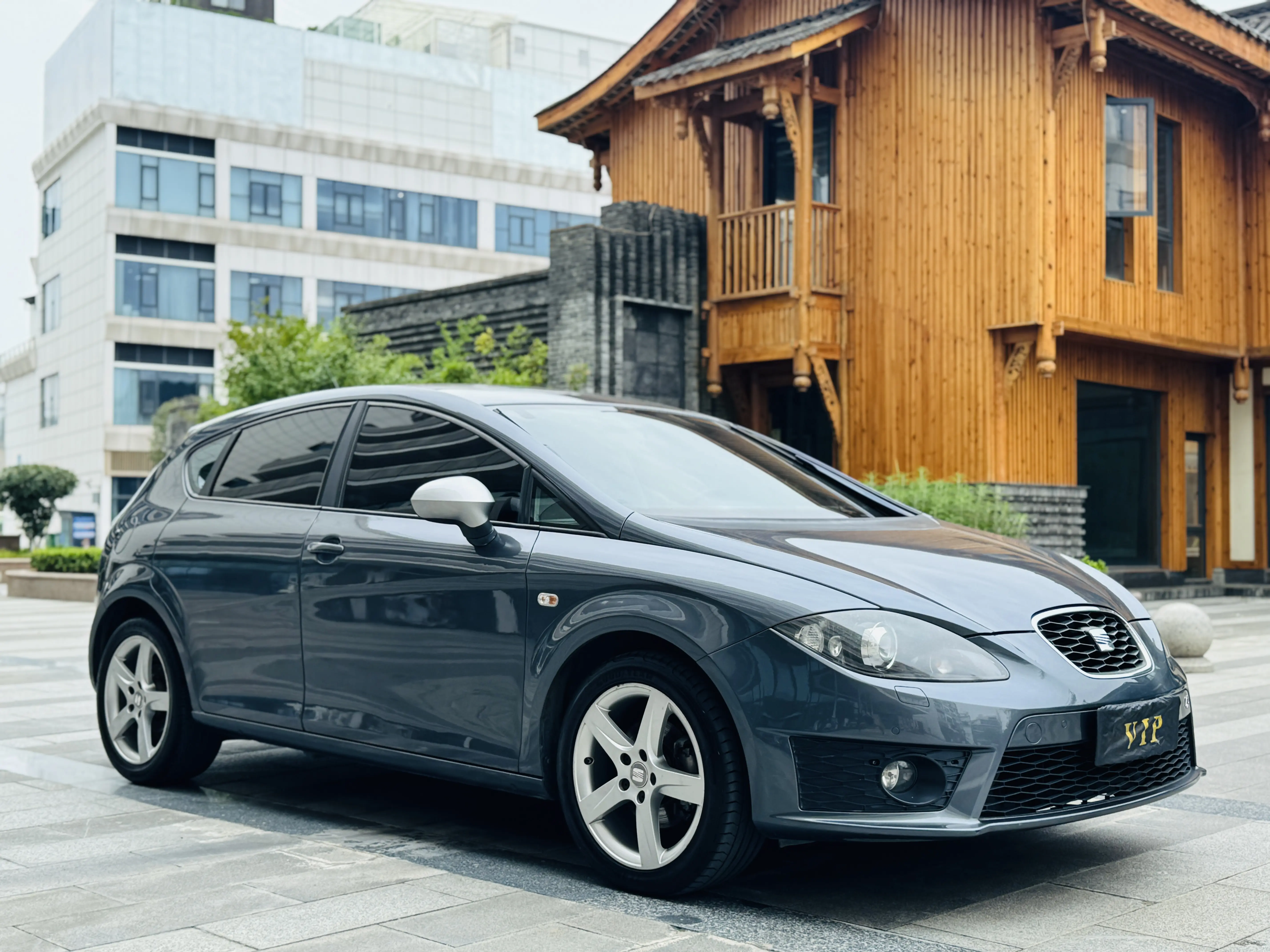 SEAT LEON