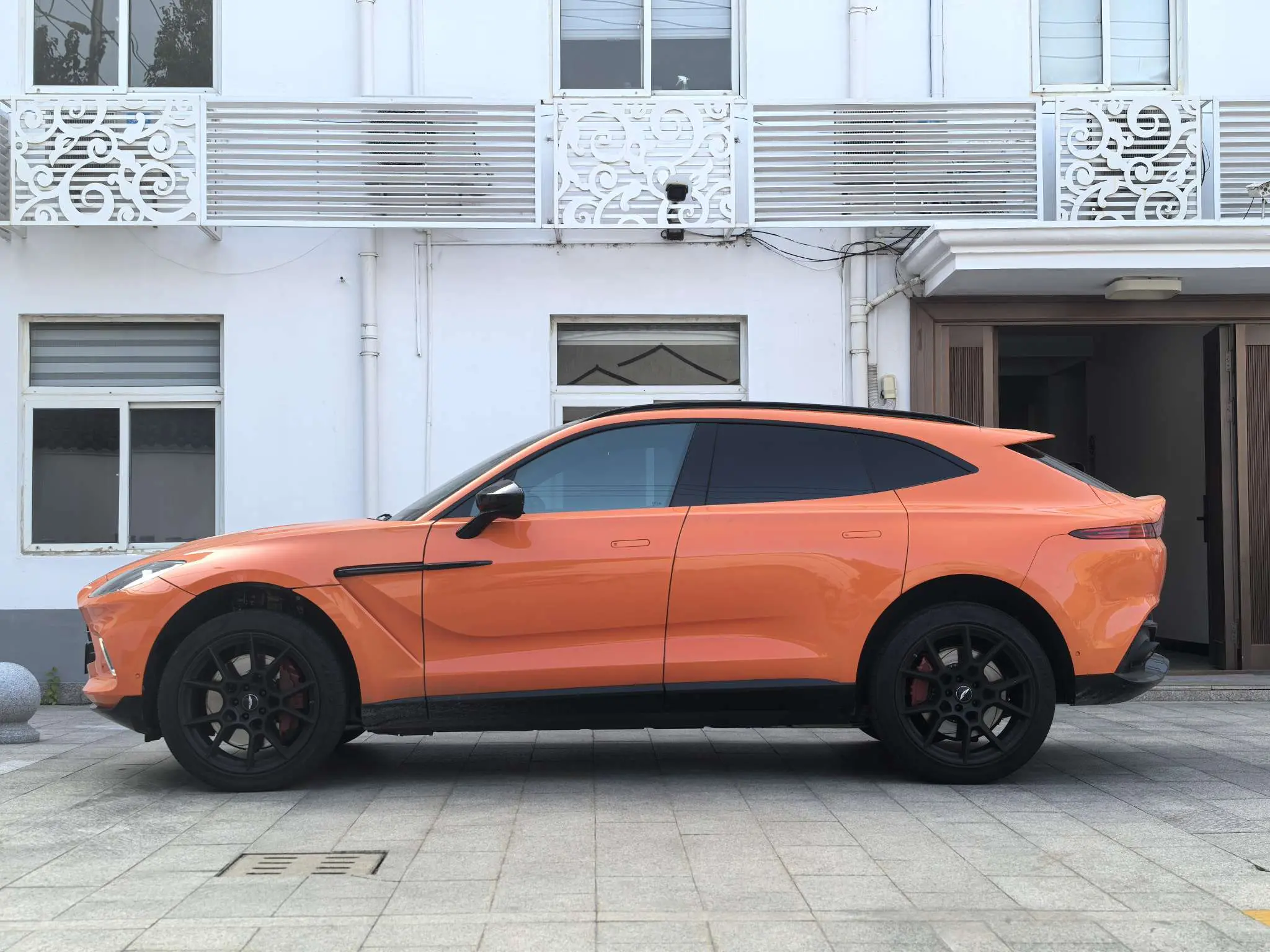 Aston Martin DBX