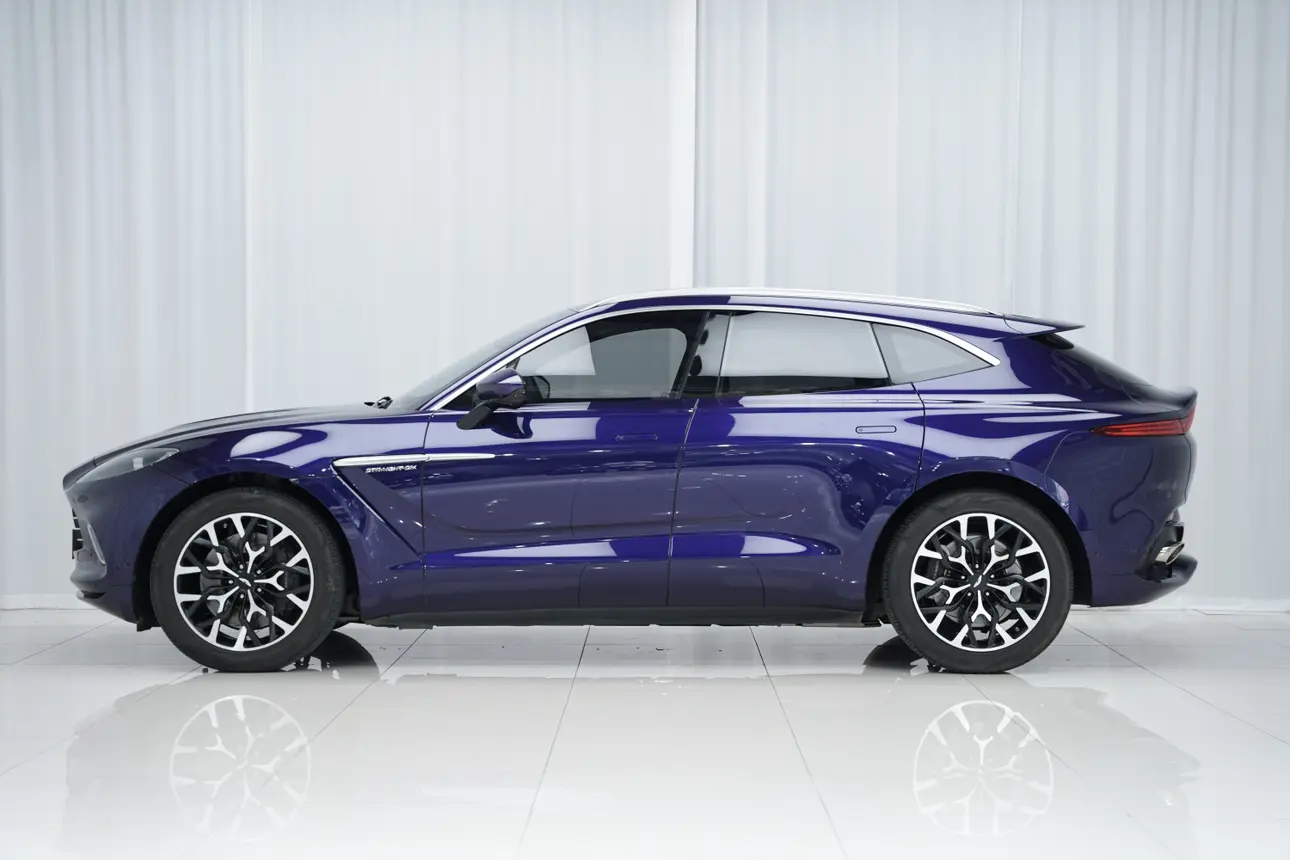 Aston Martin DBX