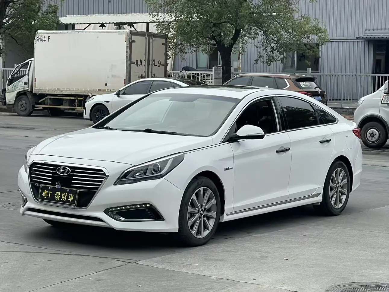 Hyundai Sonata nine