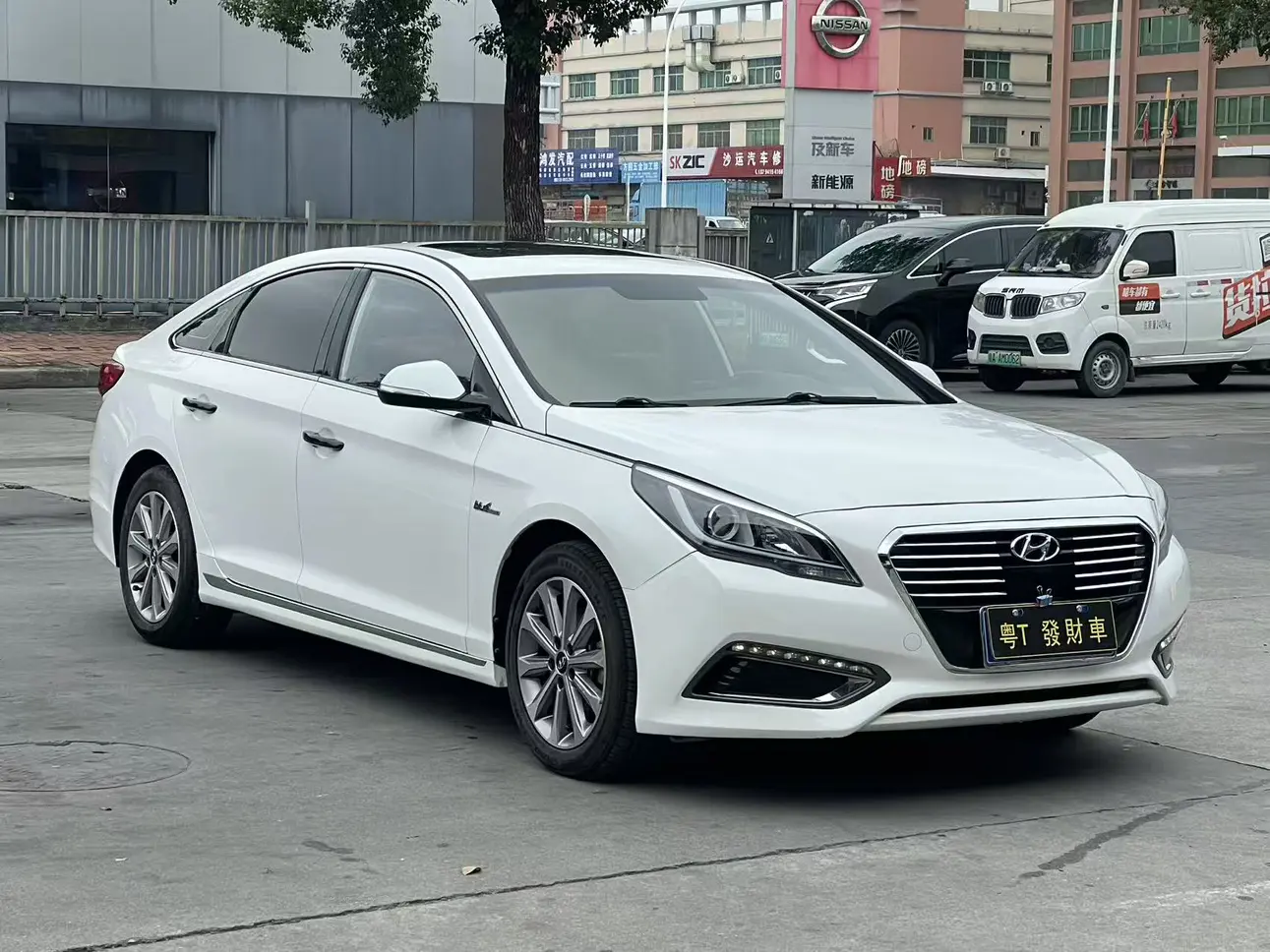 Hyundai Sonata nine