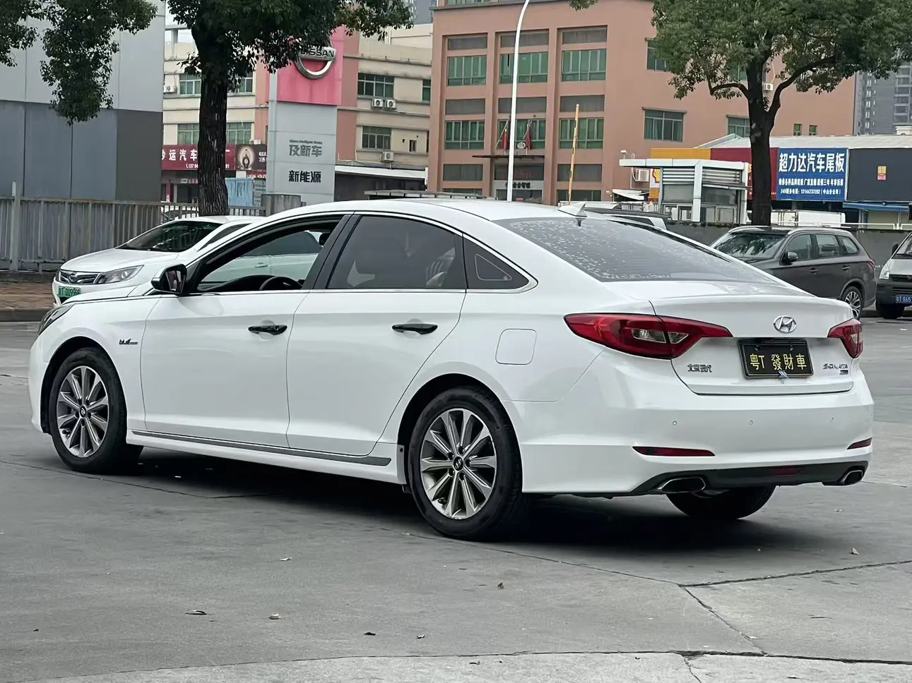 Hyundai Sonata nine