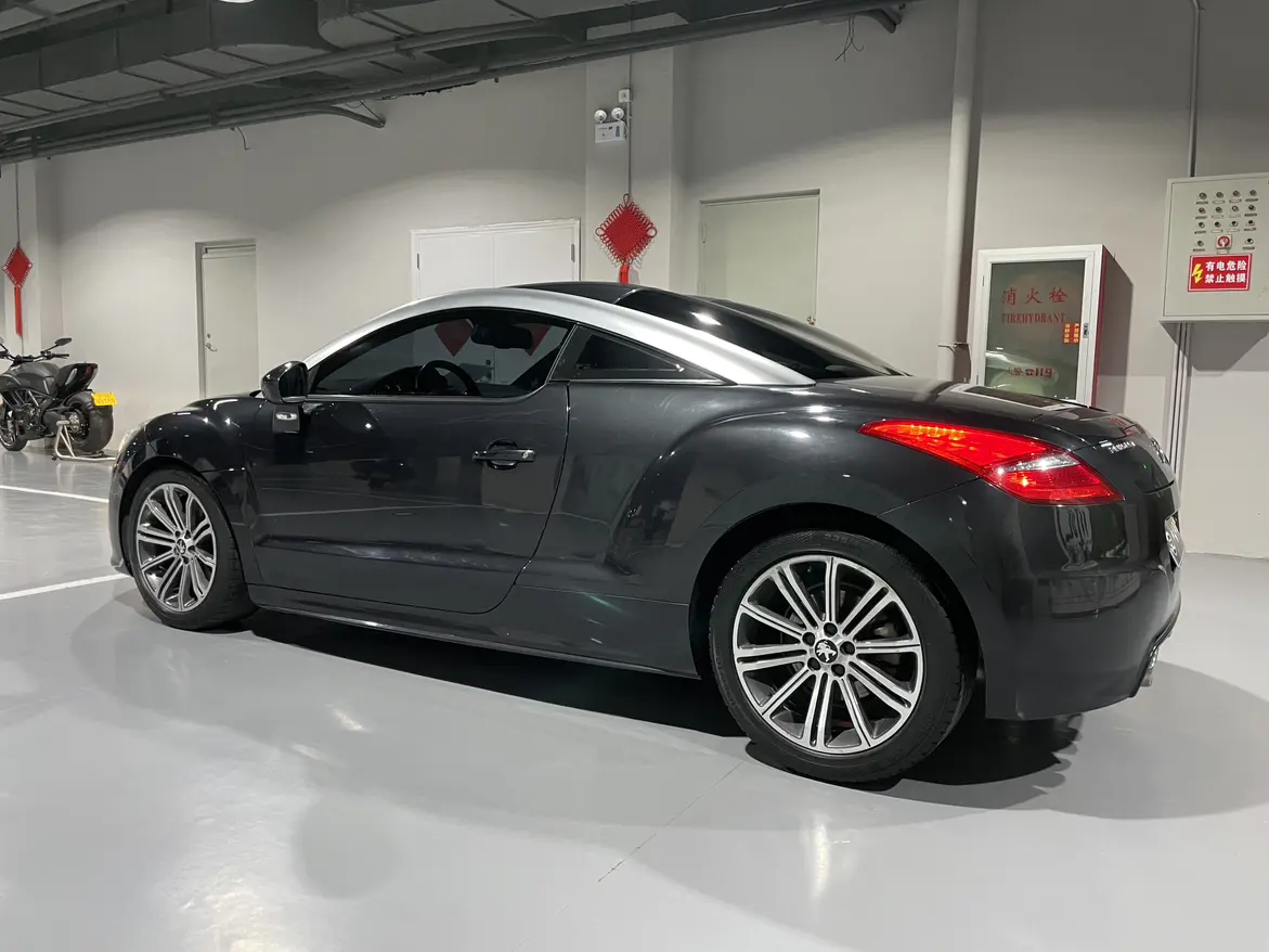 Peugeot RCZ
