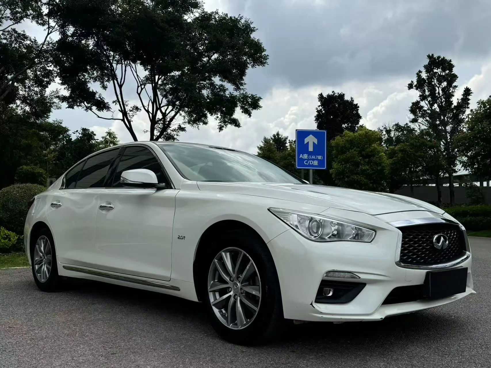 Infiniti Q50L