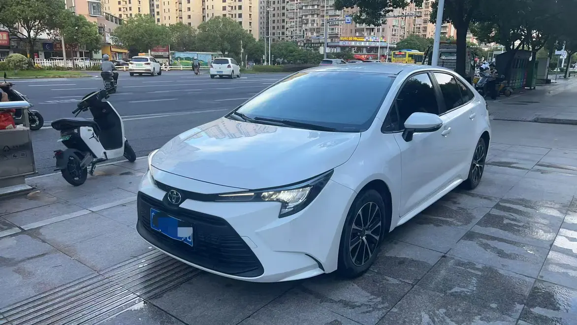 Toyota Levin (Lei Ling)  из Китая