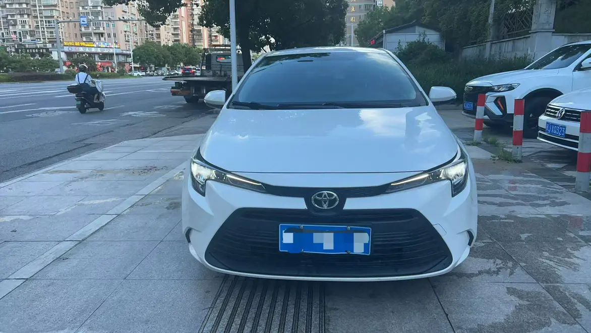 Toyota Levin (Lei Ling)  из Китая