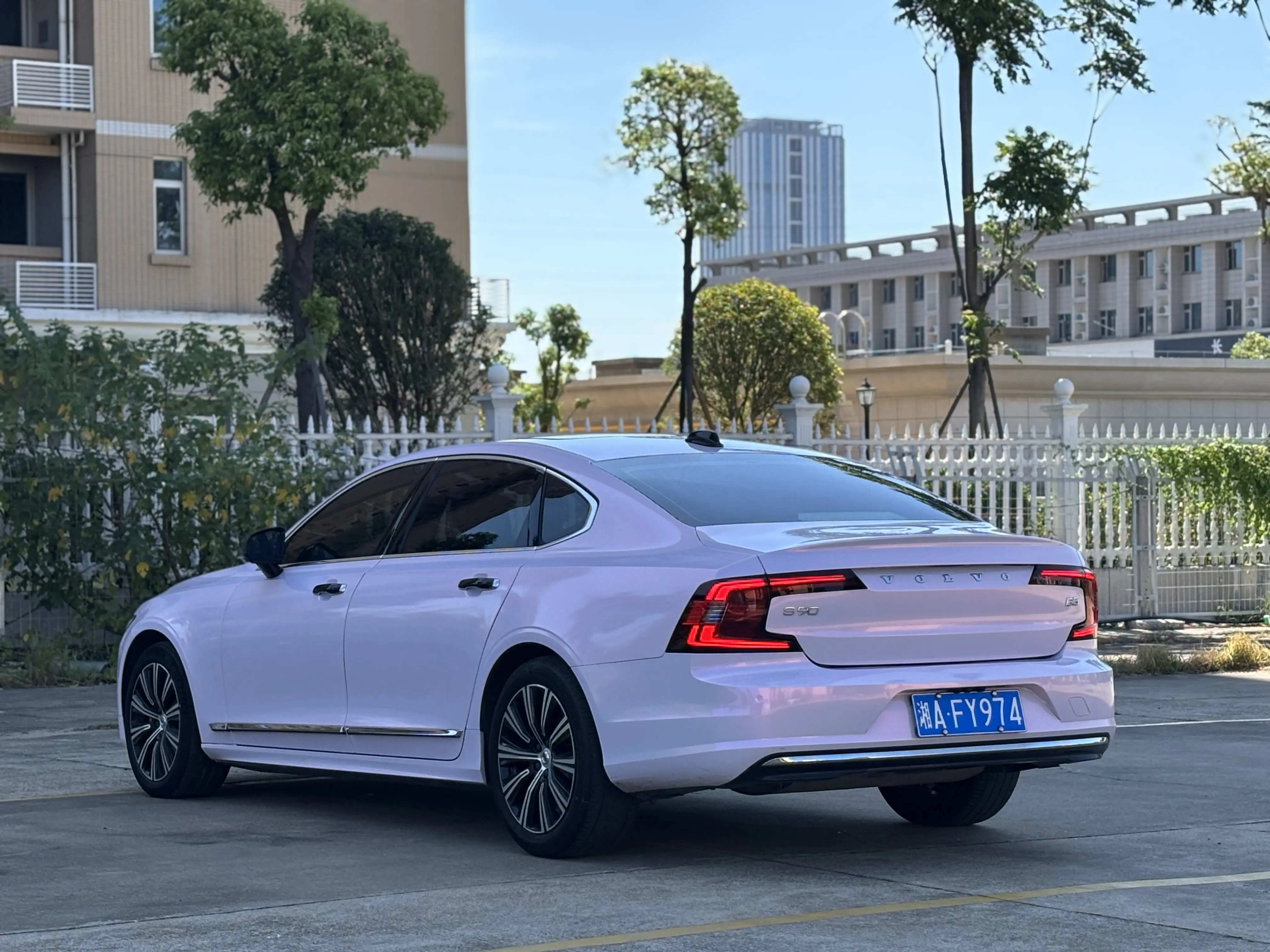 Volvo S90