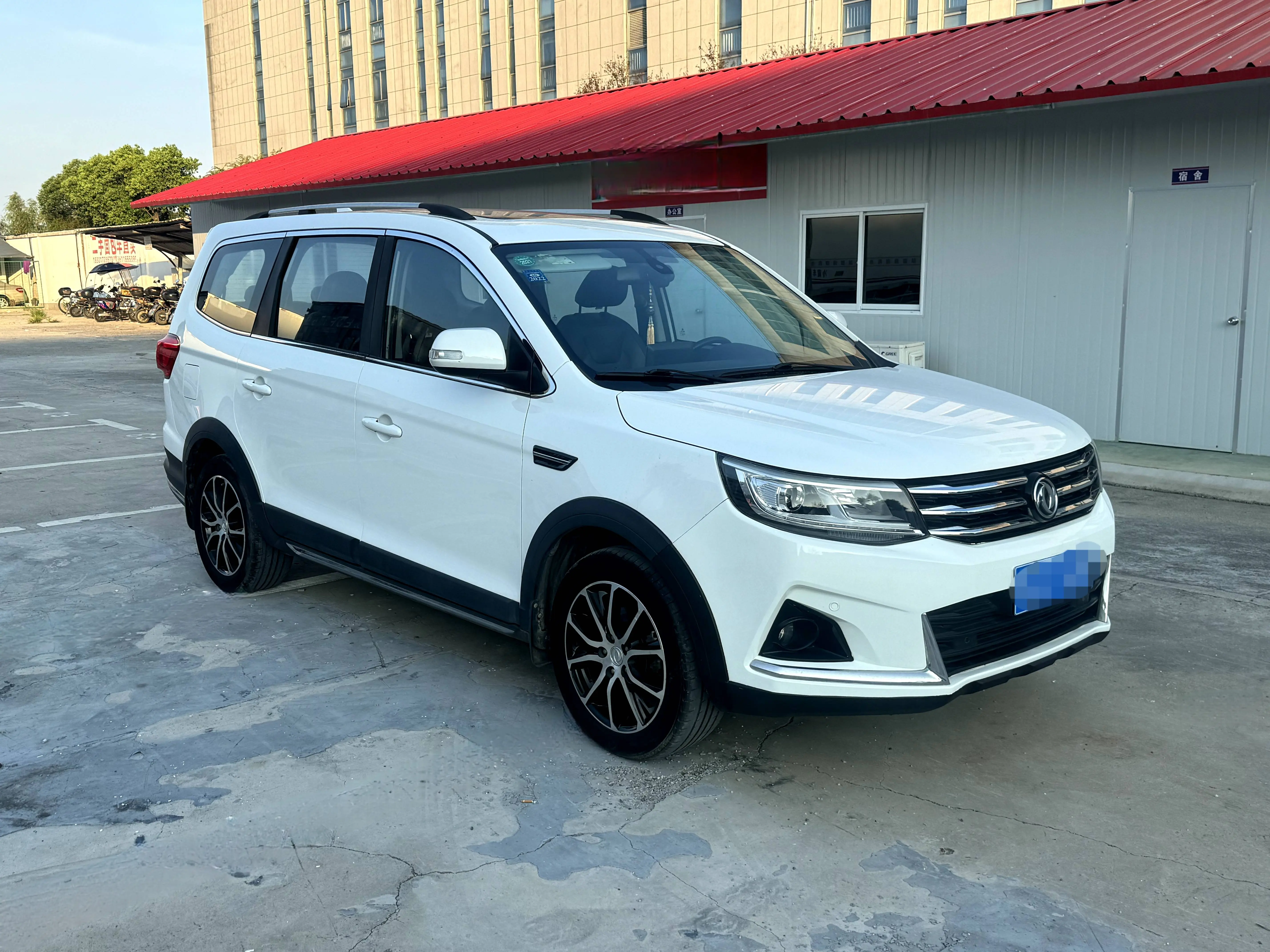 Forthing Fengxing SX6