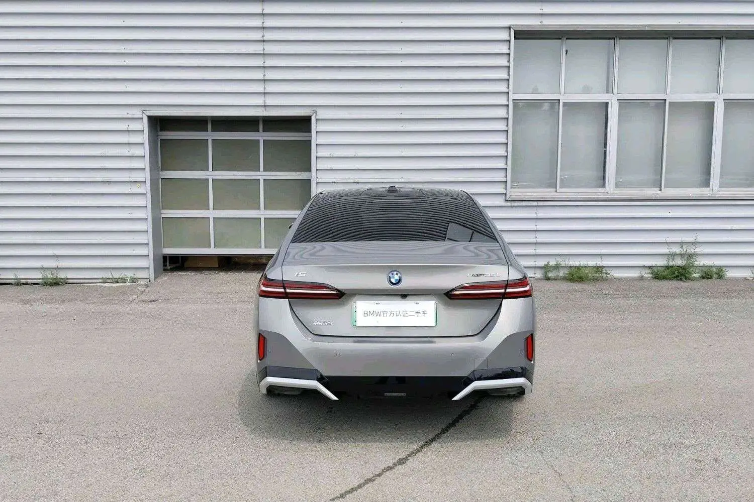 BMW i5