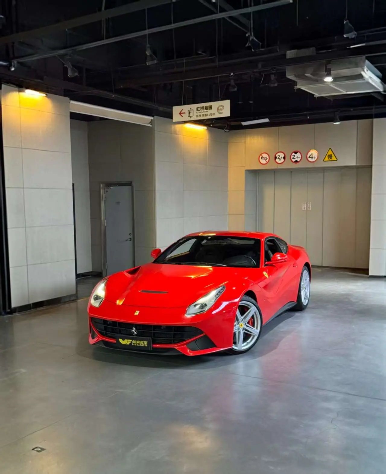 Ferrari F12berlinetta  из Китая