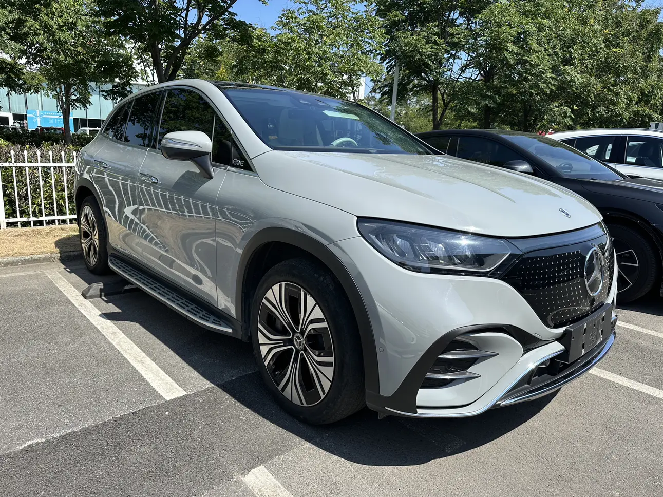 Mercedes-Benz EQE SUV