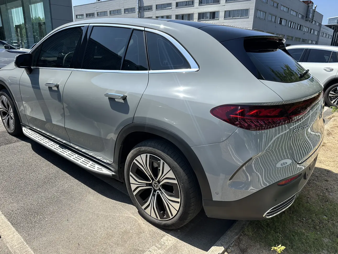 Mercedes-Benz EQE SUV