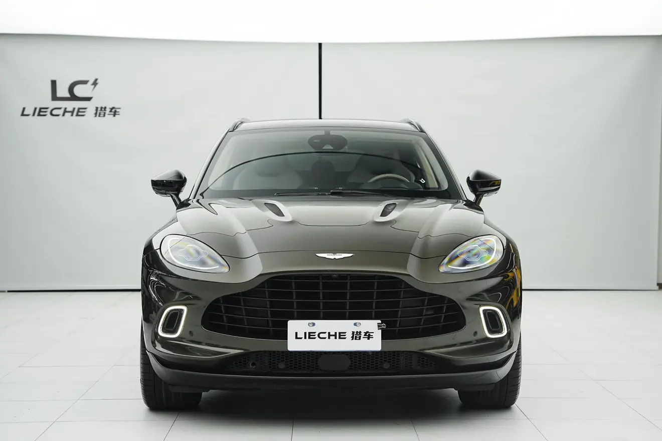 Aston Martin DBX