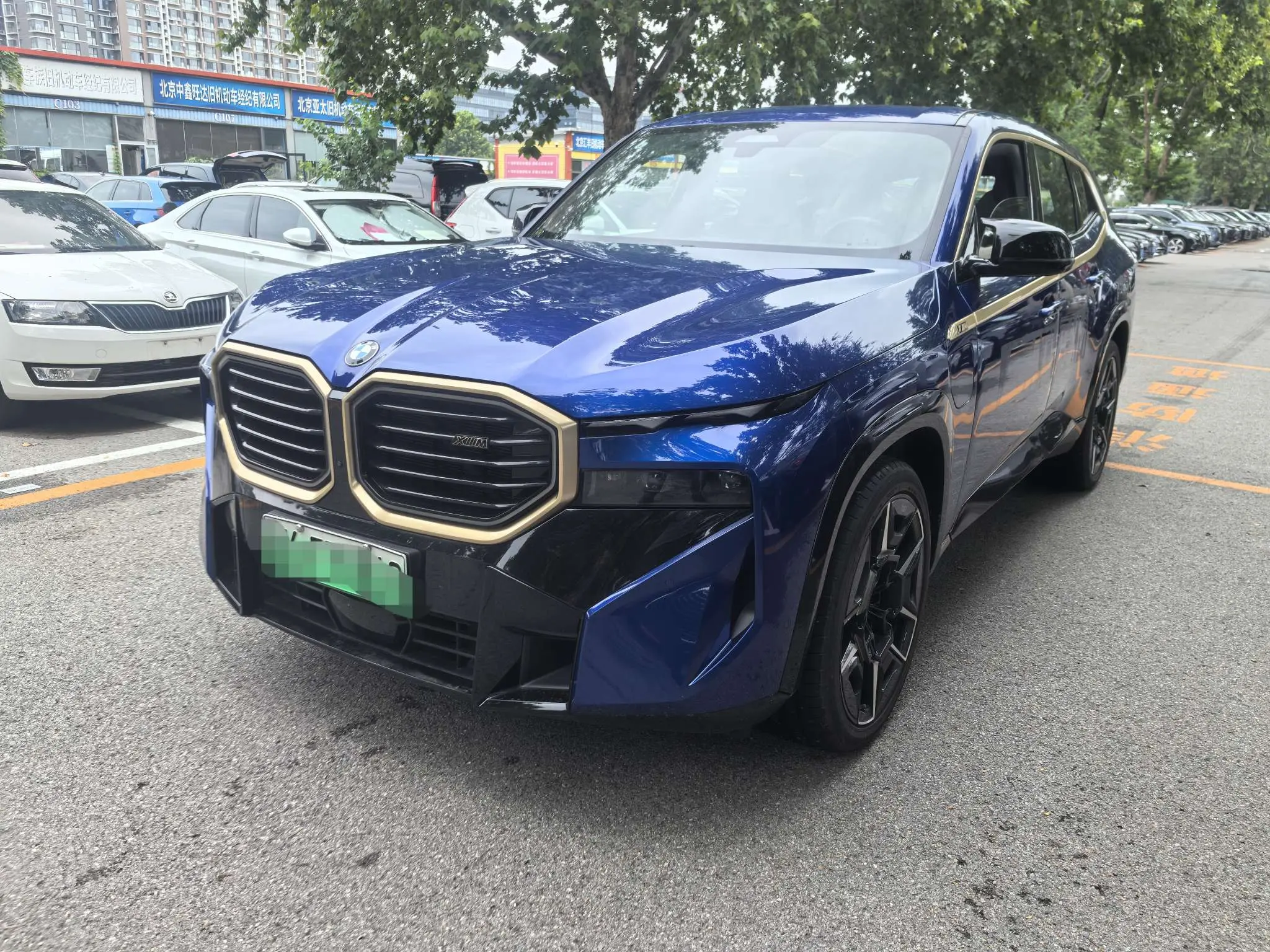 BMW XM  из Китая