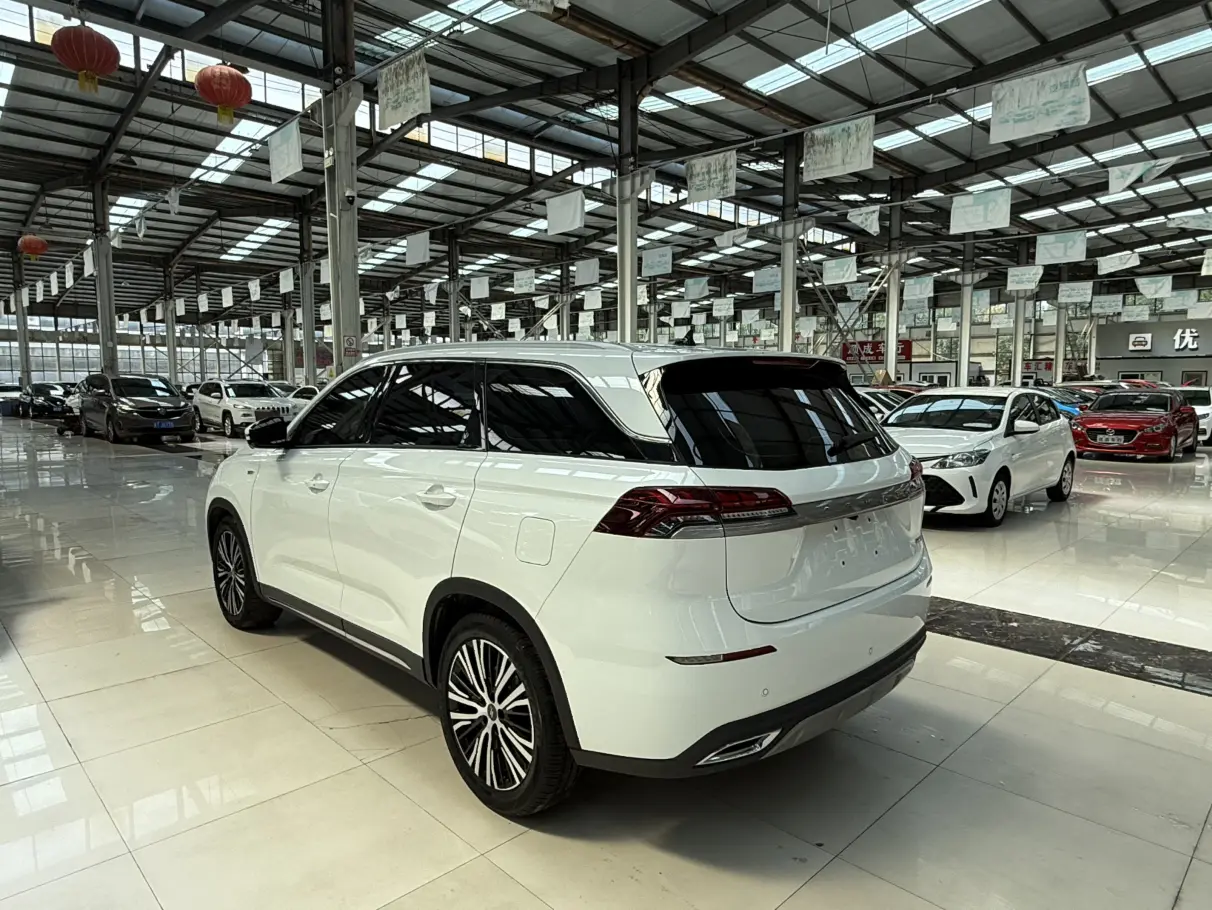 Oshan Changan Auchan X7