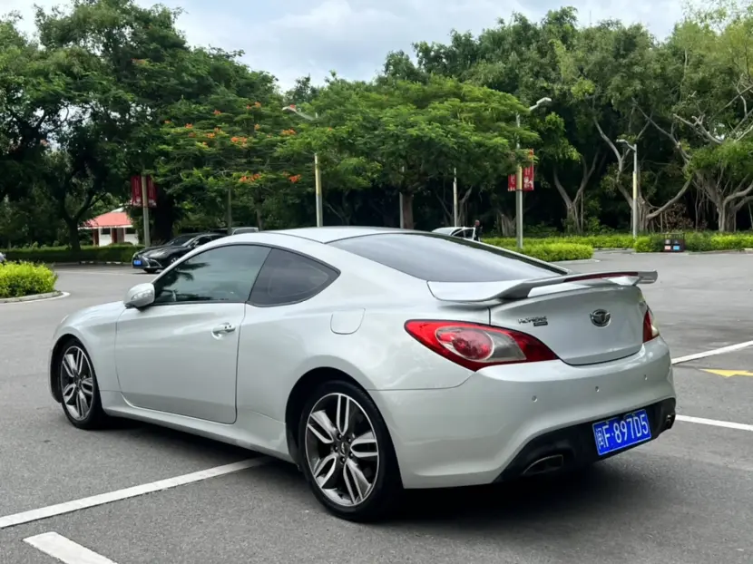 Hyundai Genesis-Coolpad