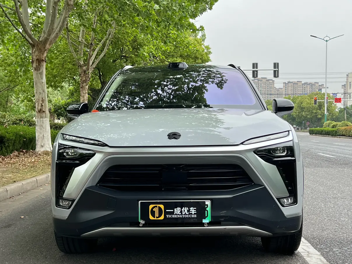 NIO ES8