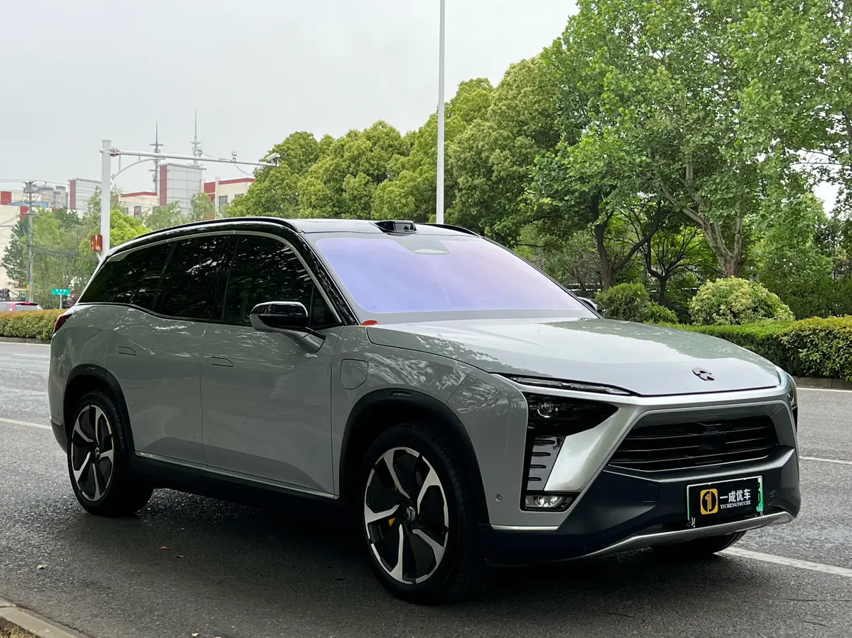 NIO ES8