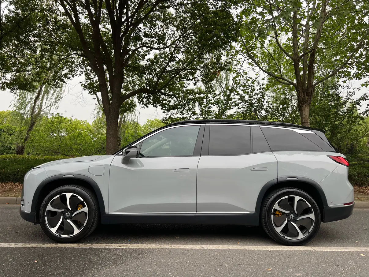 NIO ES8