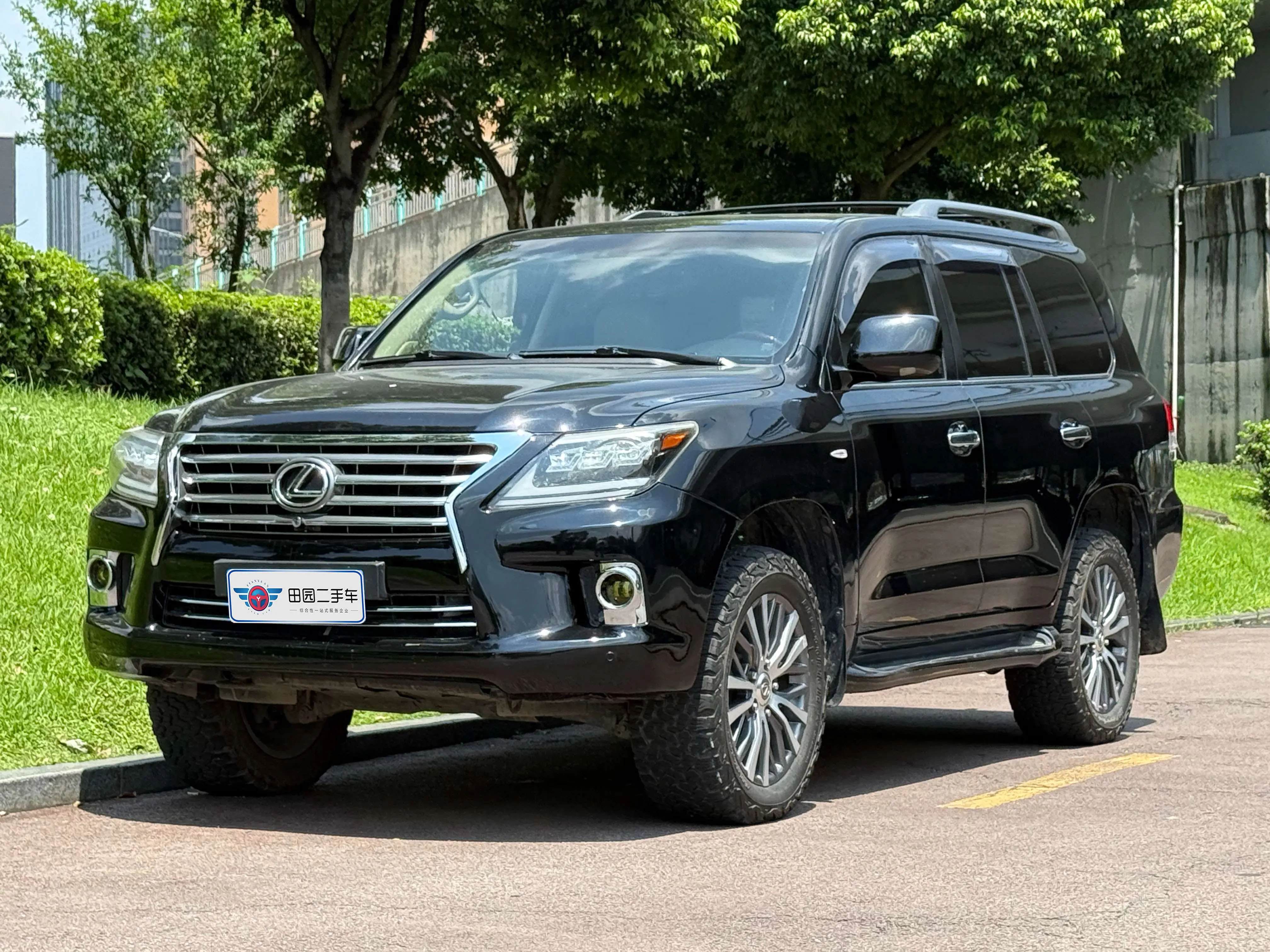 Lexus LX