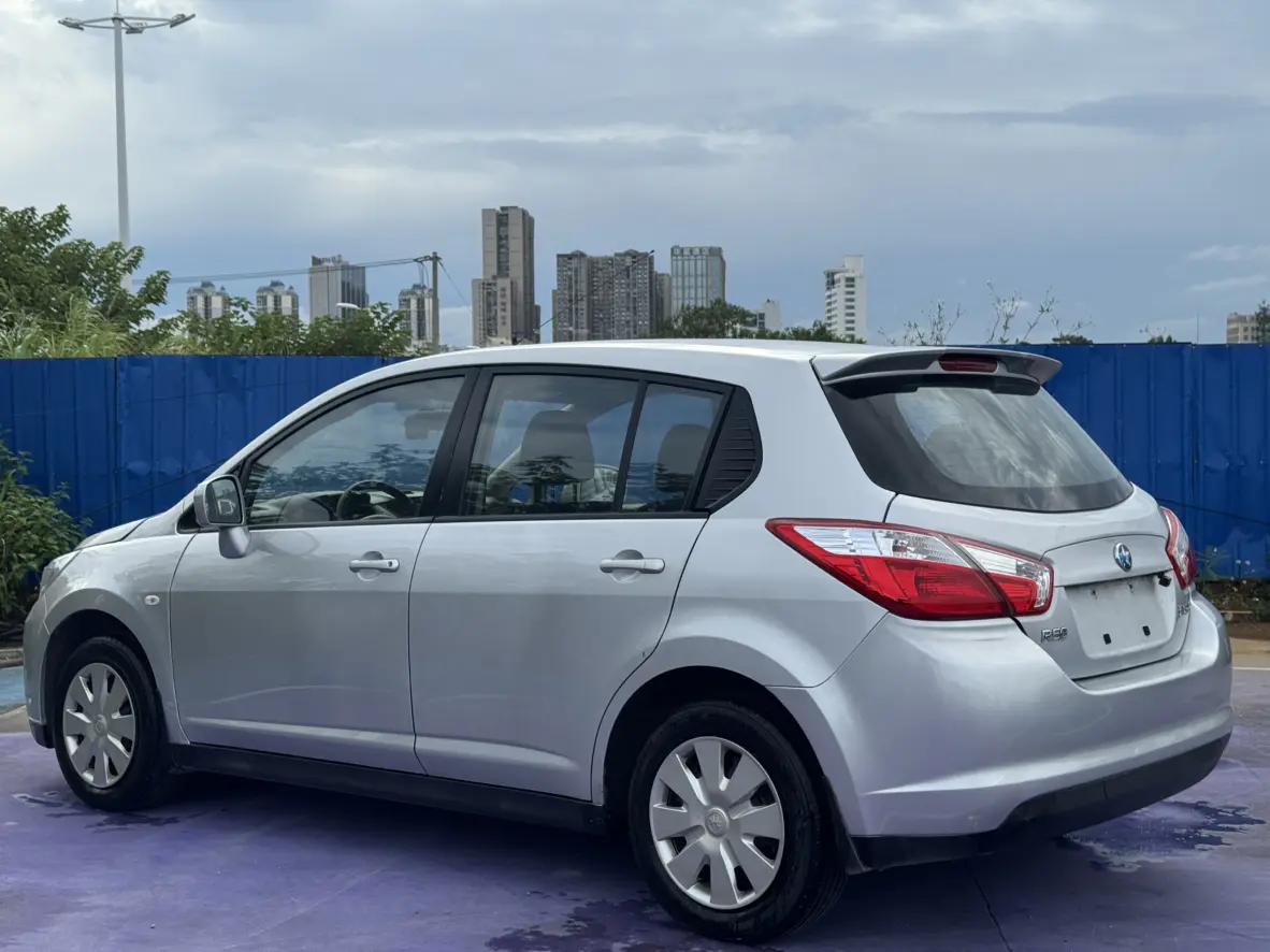 Kai Chen Venucia R50