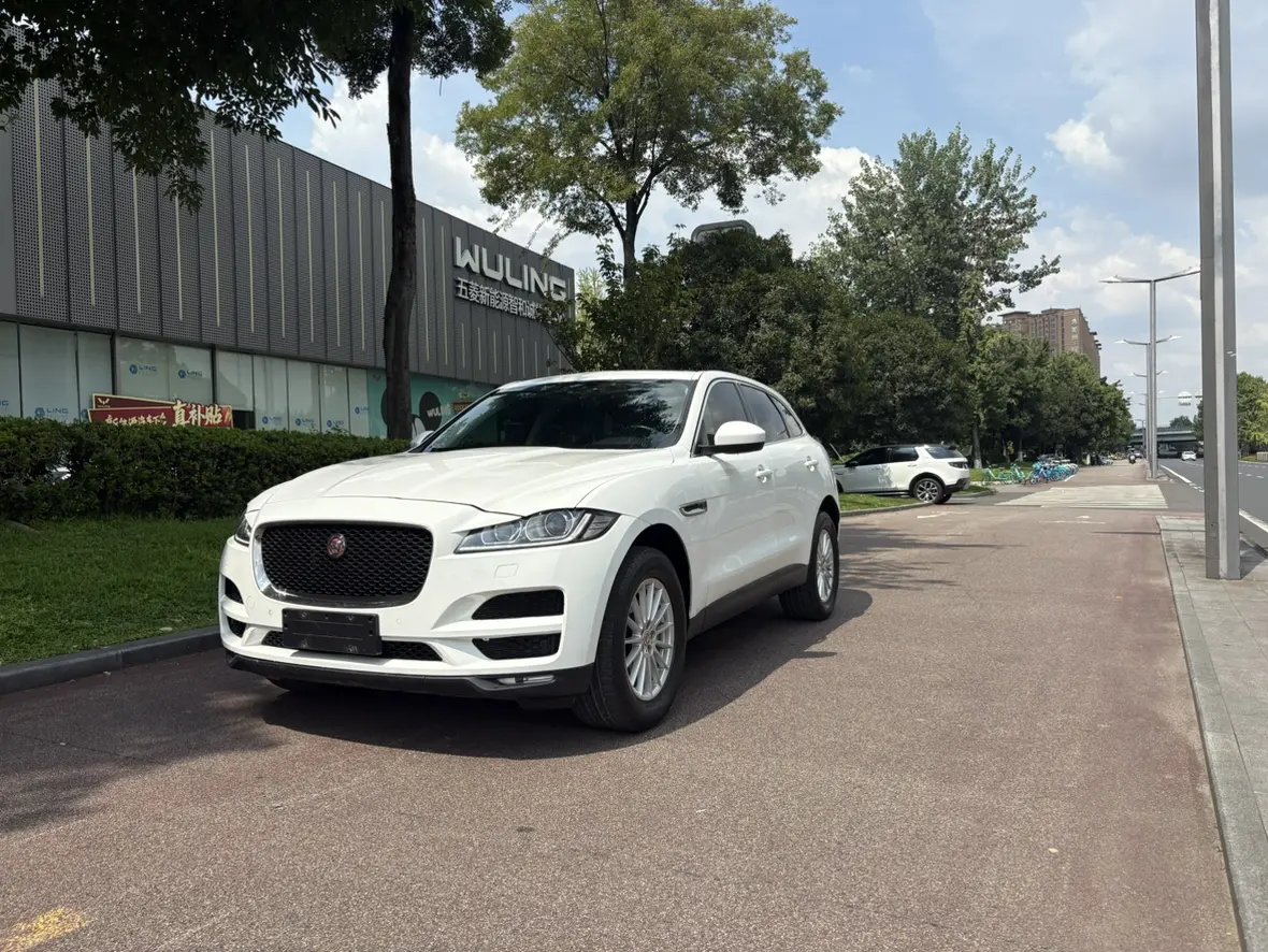 Jaguar F-PACE