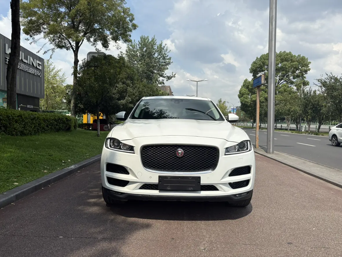 Jaguar F-PACE