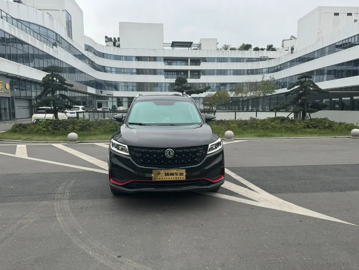 Dongfeng Fengon 580  из Китая