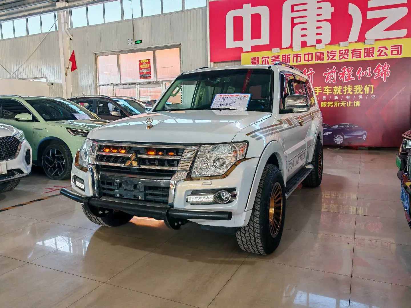 Mitsubishi Pajero (imported)