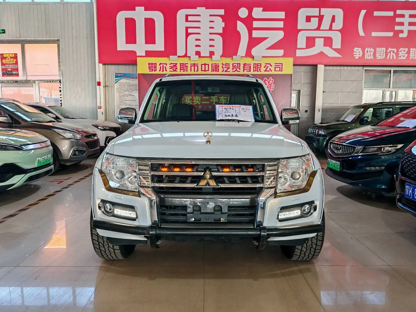 Mitsubishi Pajero (imported)