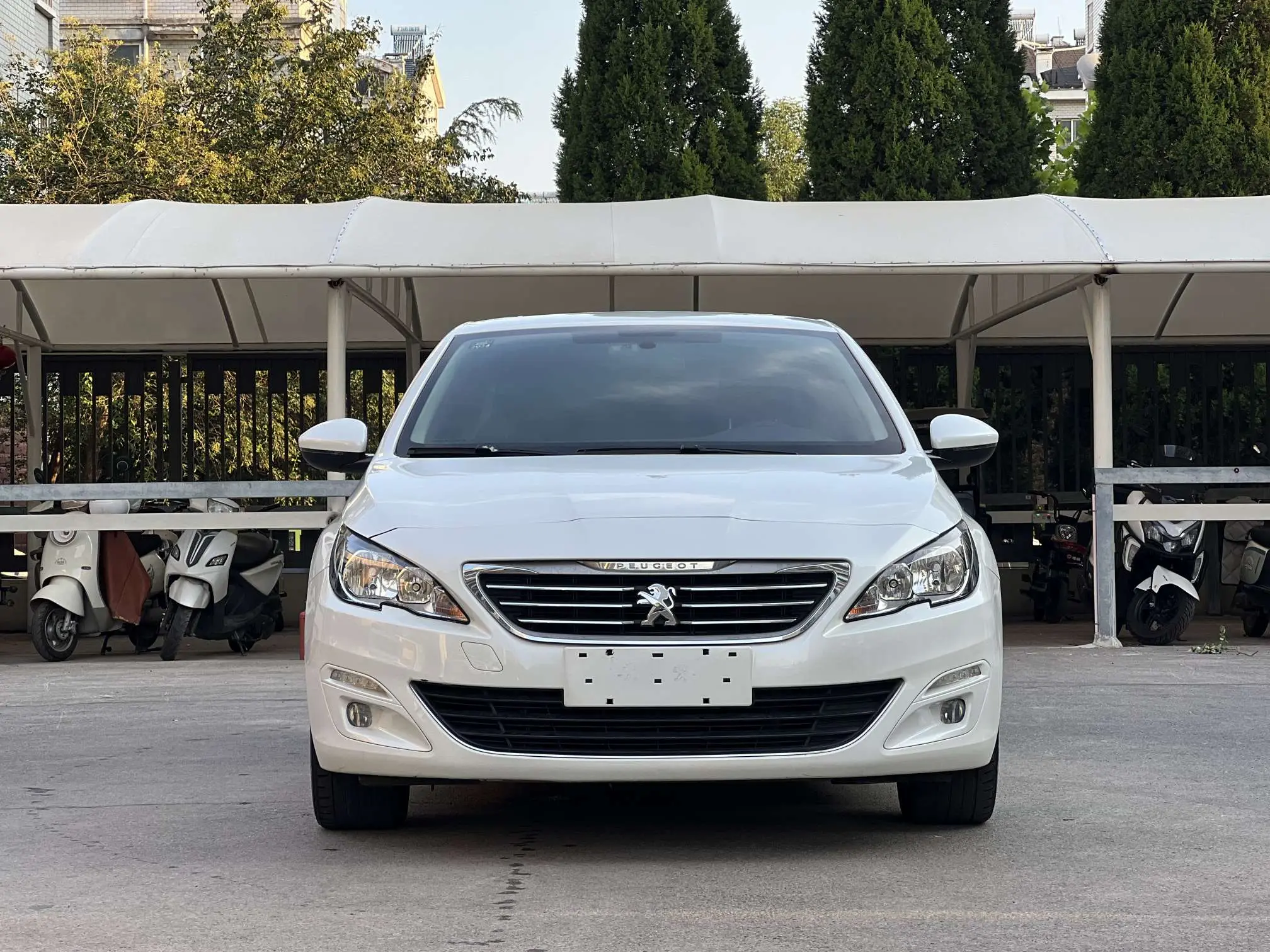 Peugeot 408