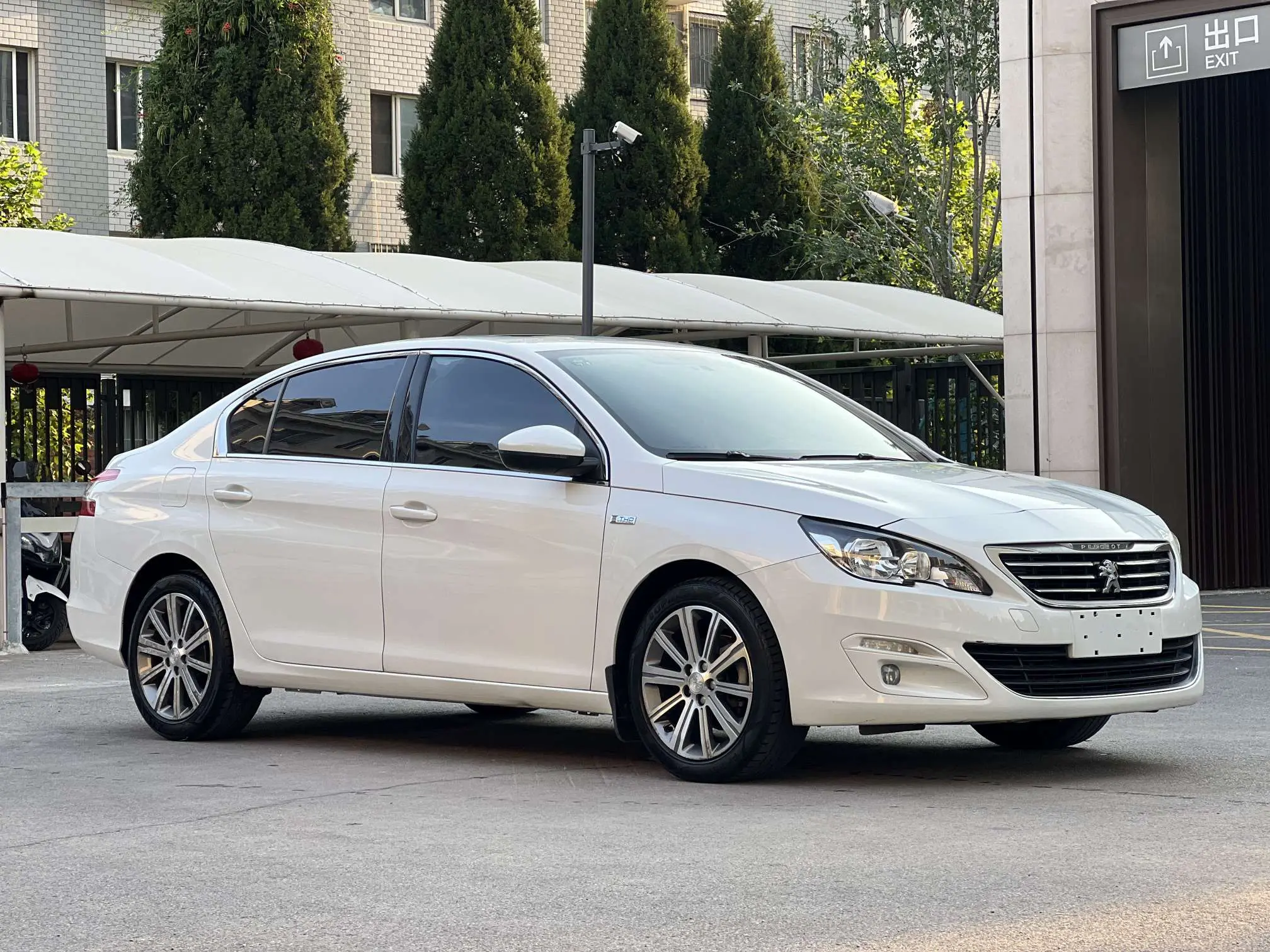 Peugeot 408