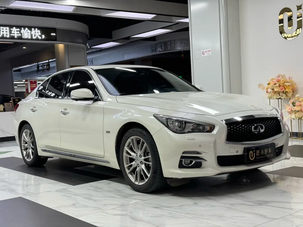Infiniti Q50L