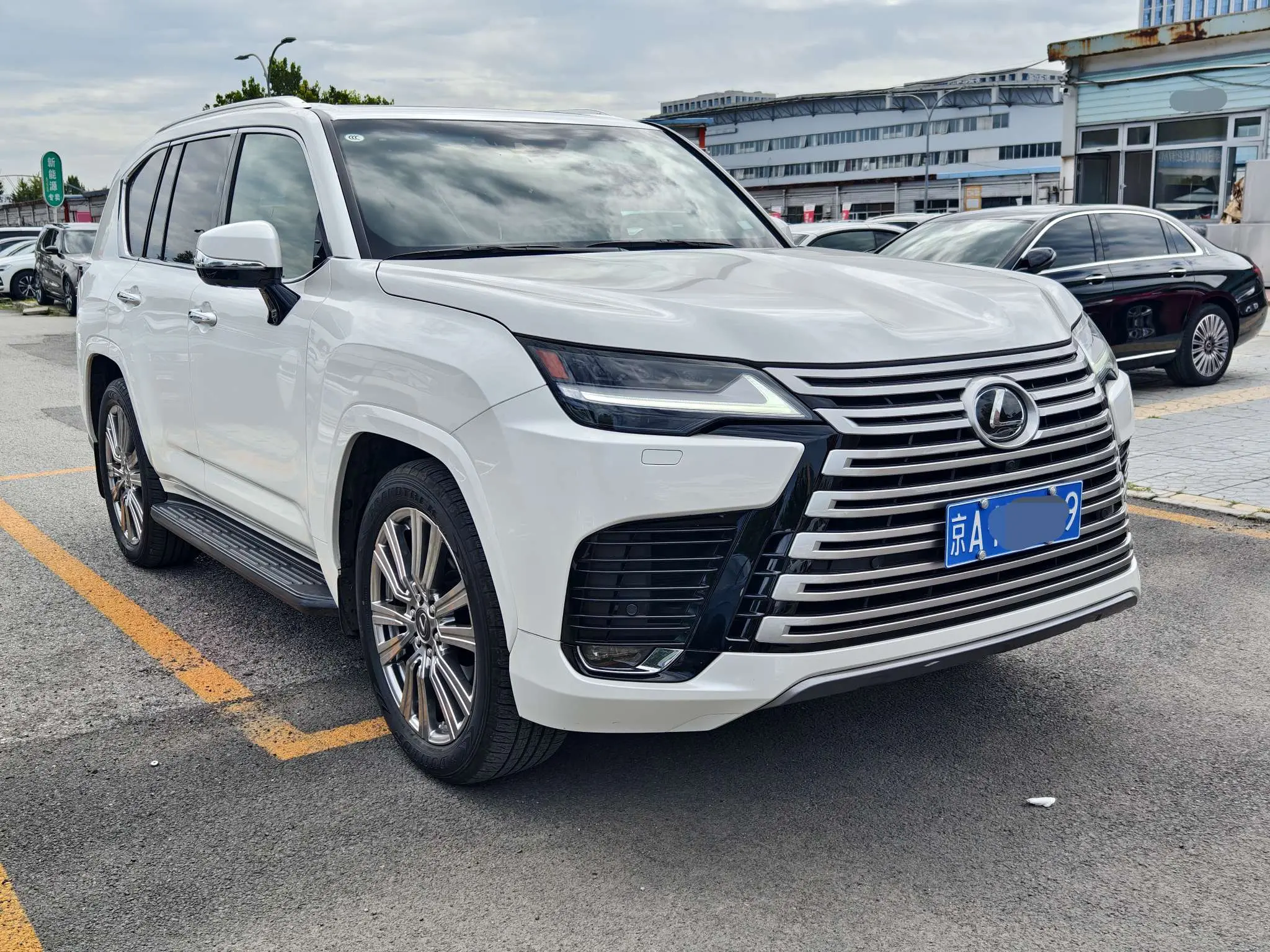 Lexus LX