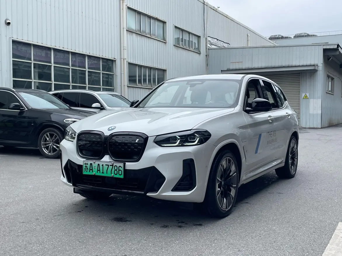 BMW iX3