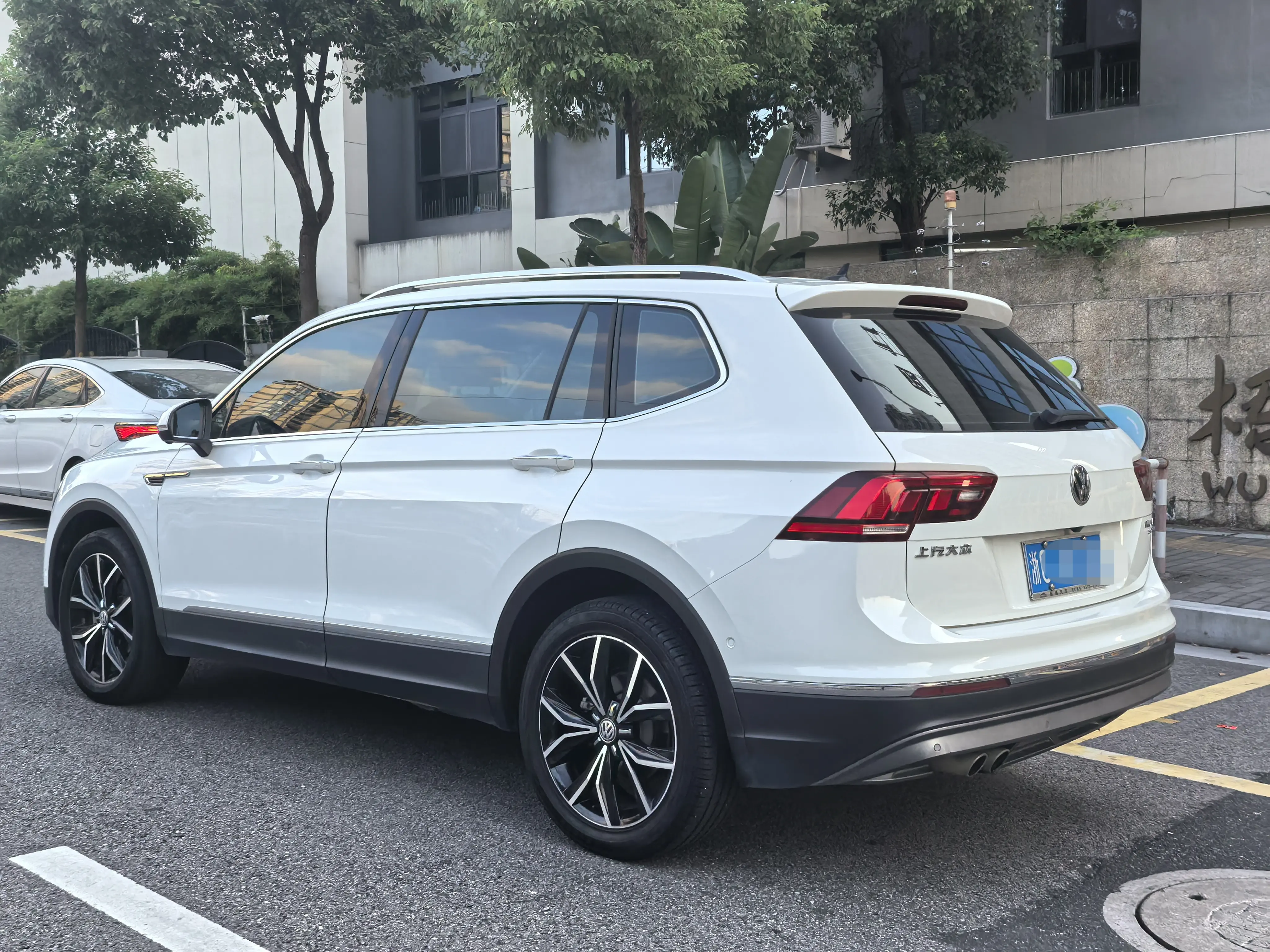 Volkswagen Tiguan L