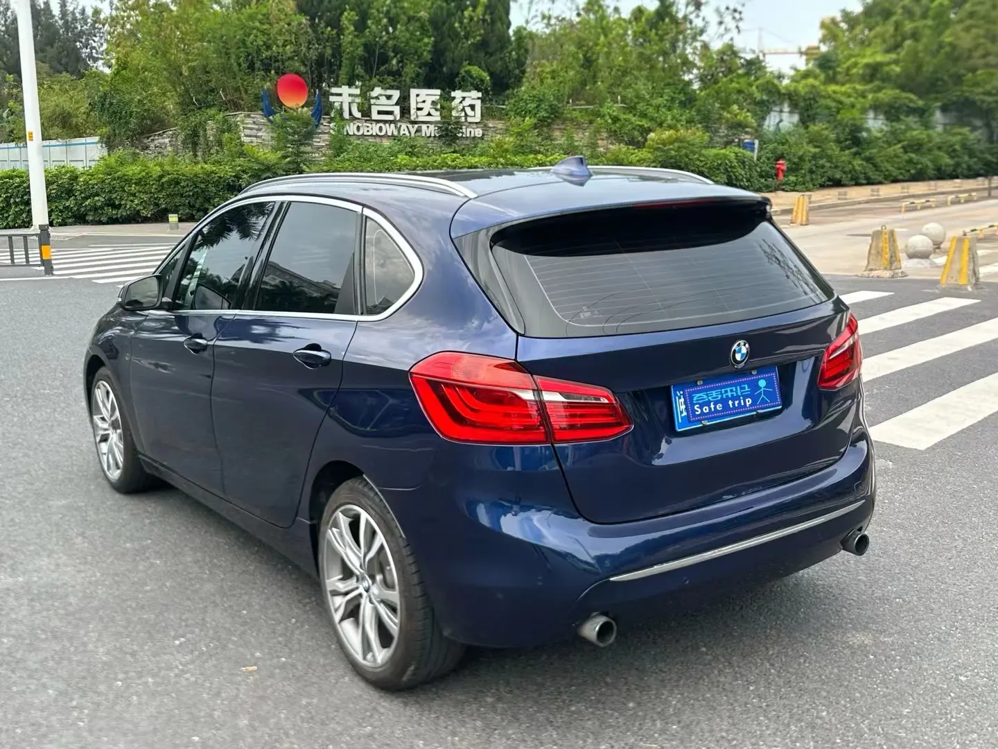 BMW 2 series station wagon