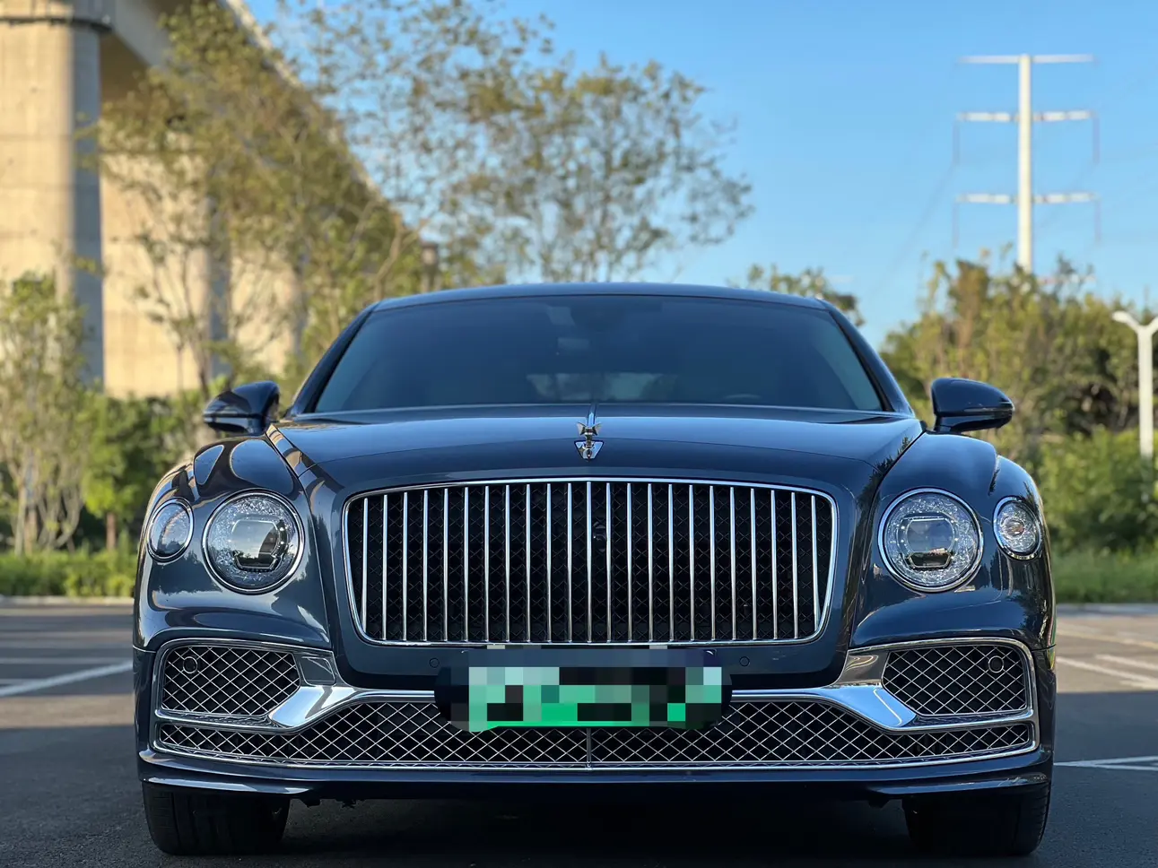 Bentley Flying Spur PHEV  из Китая