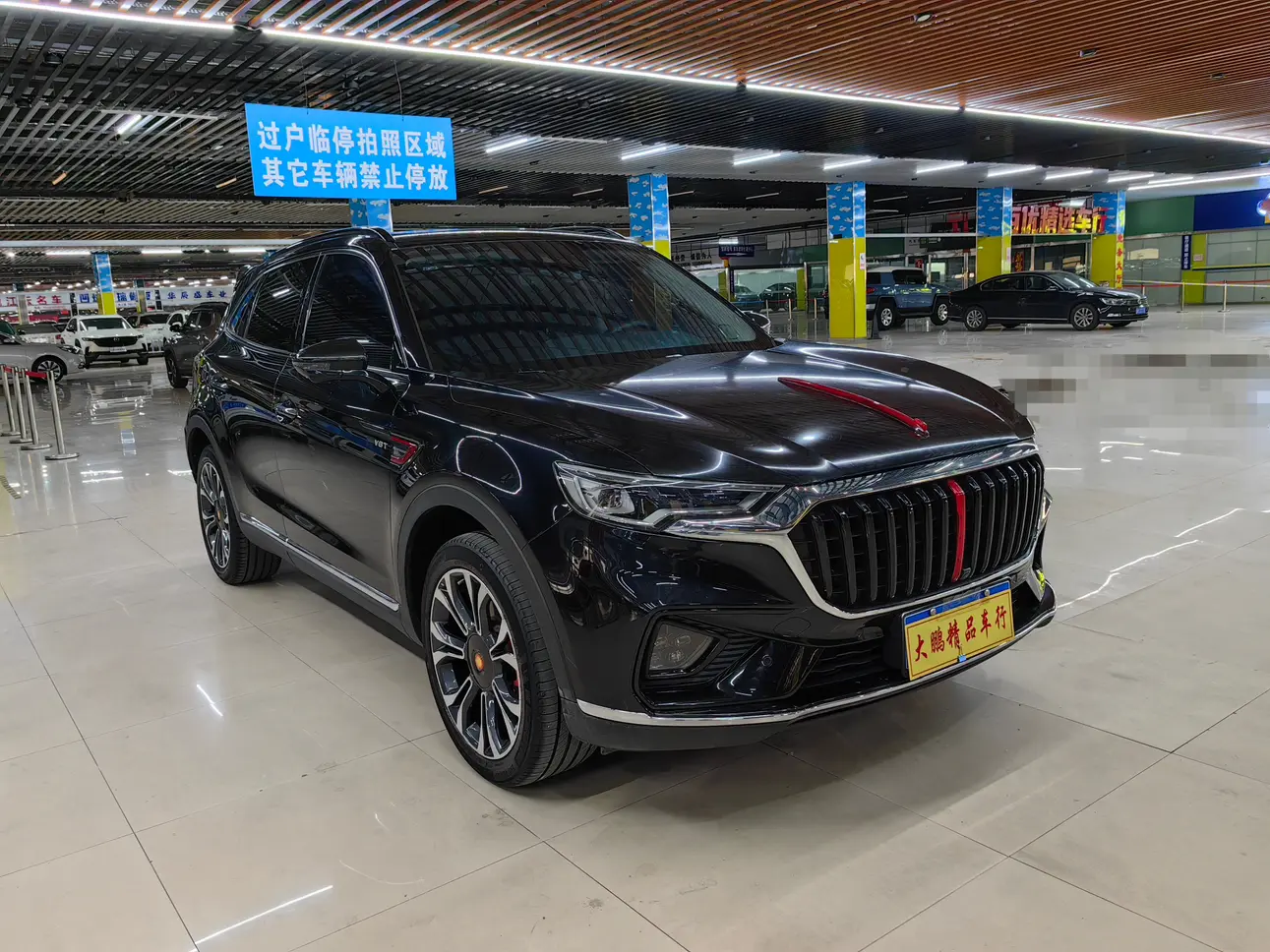 Hongqi HS5  из Китая