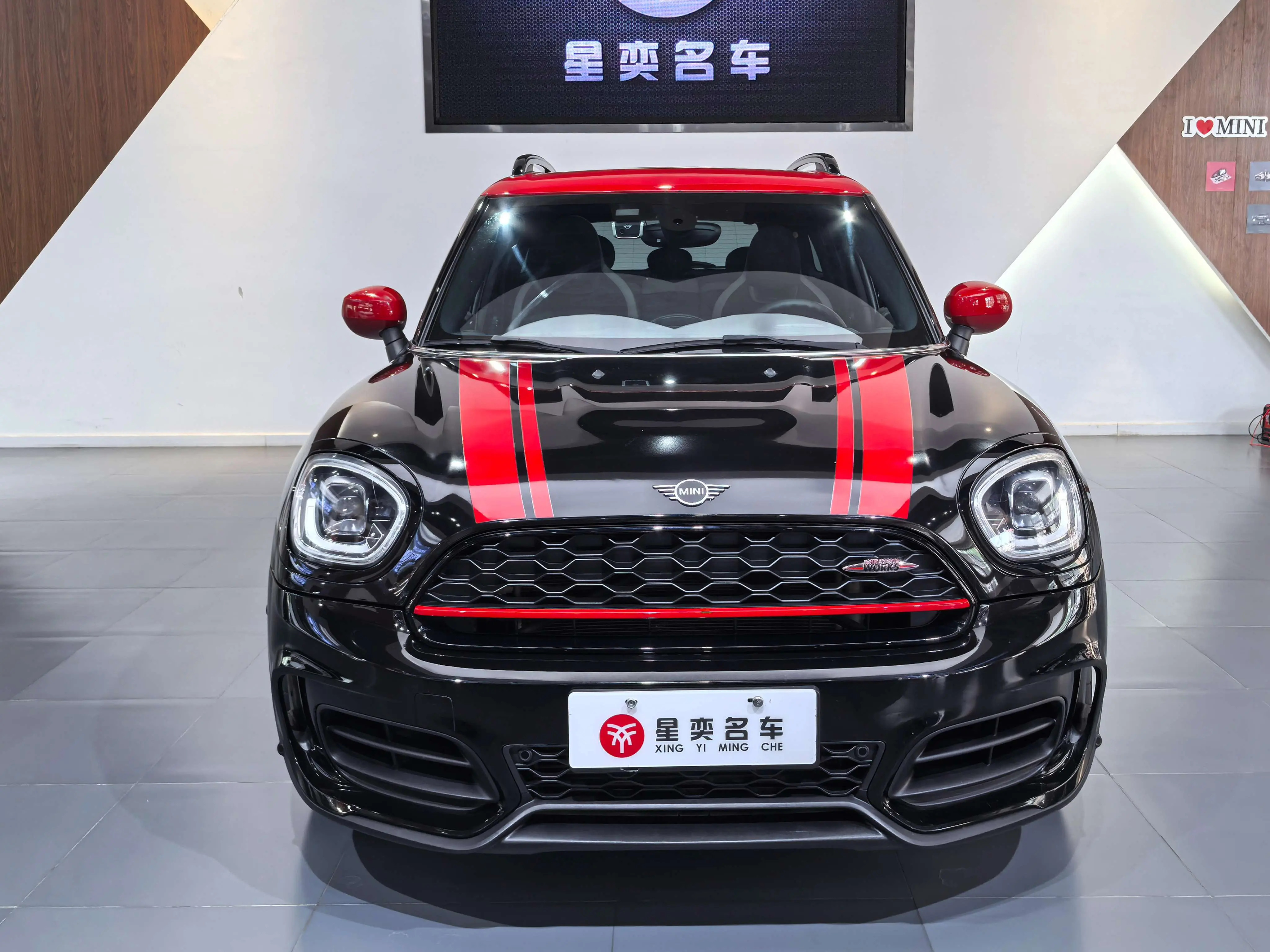 MINI JCW COUNTRYMAN