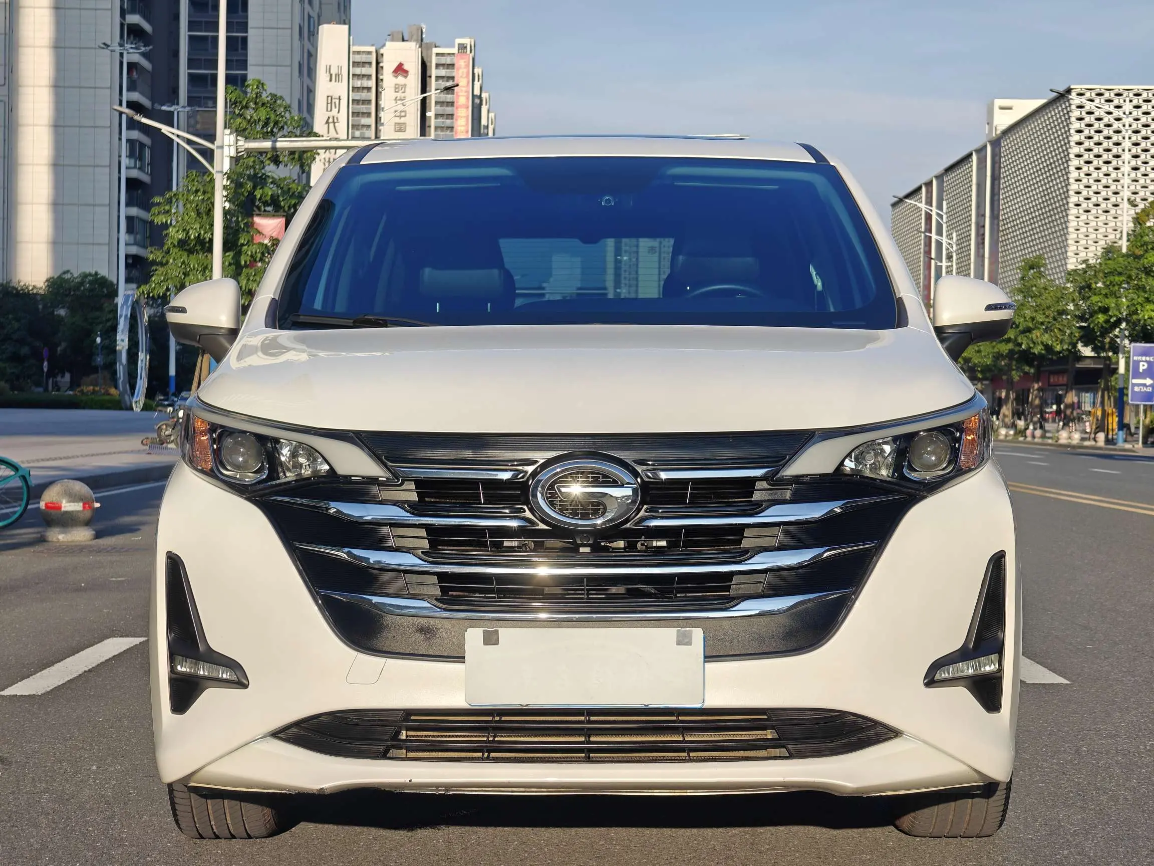 GAC Trumpchi M6  из Китая