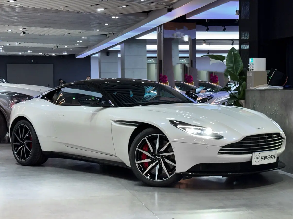 Aston Martin DB11